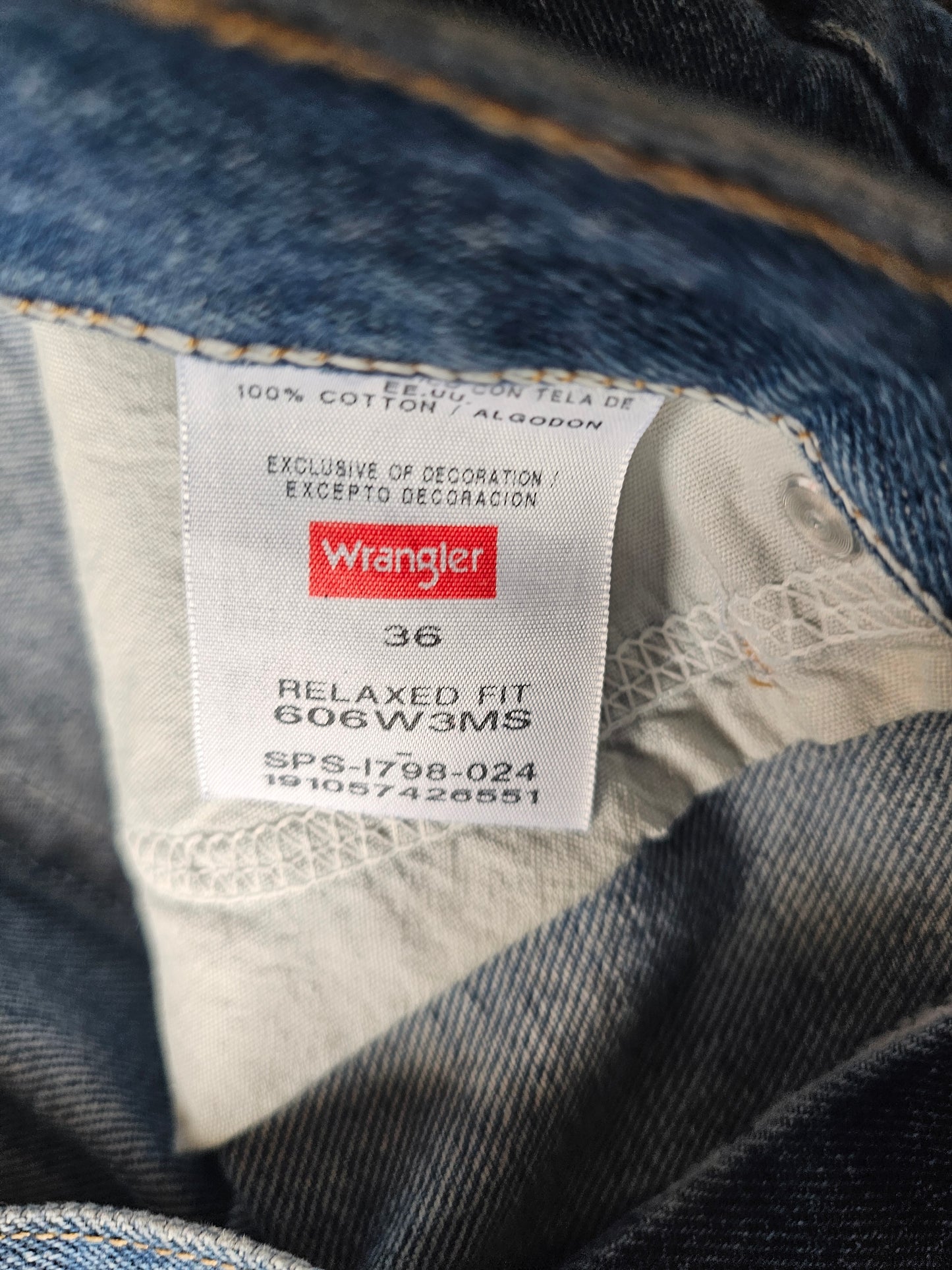 Wrangler Relaxed Fit Denim Jorts (36)
