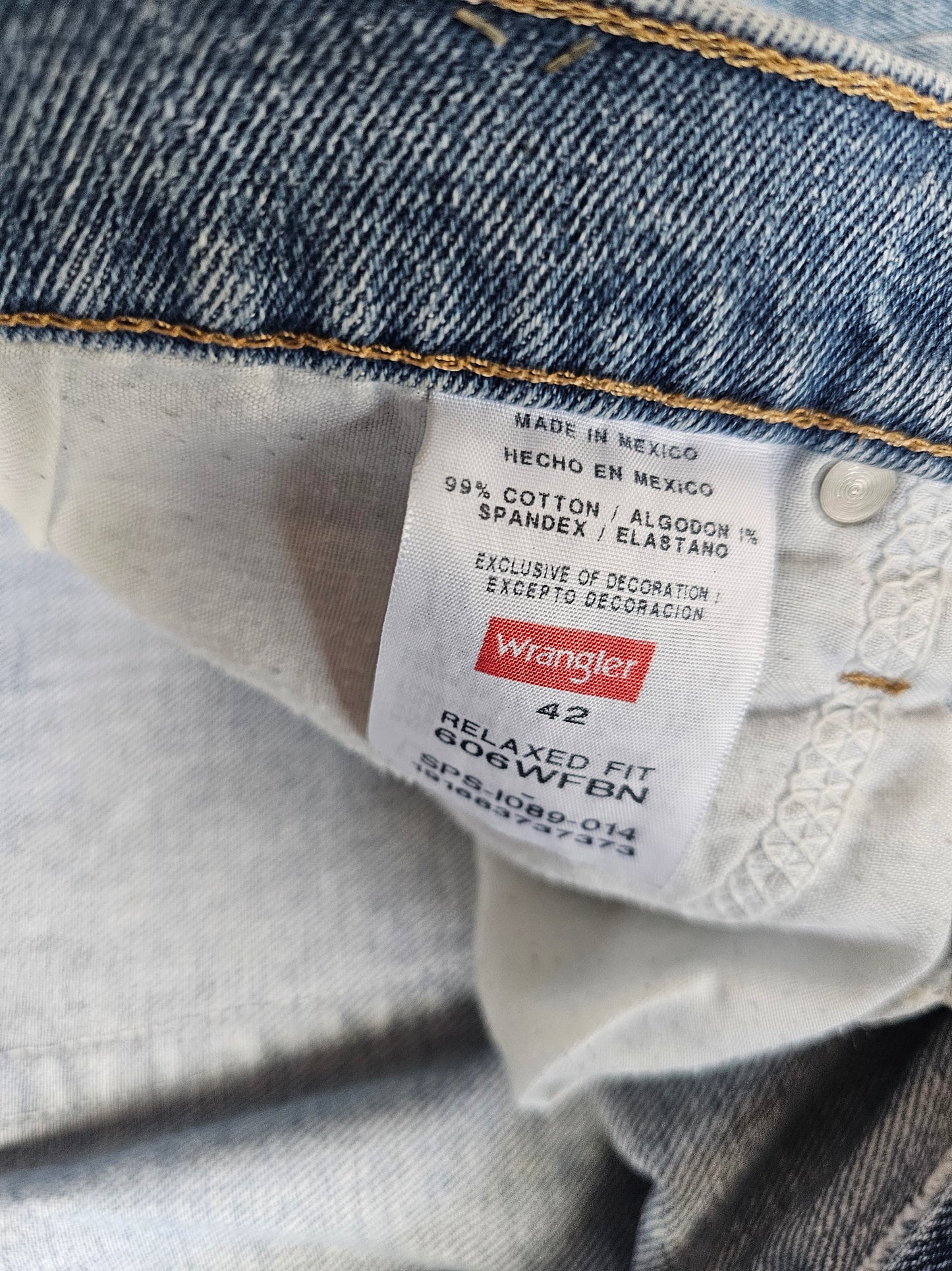 Wrangler Relaxed Fit Denim Jorts (42)