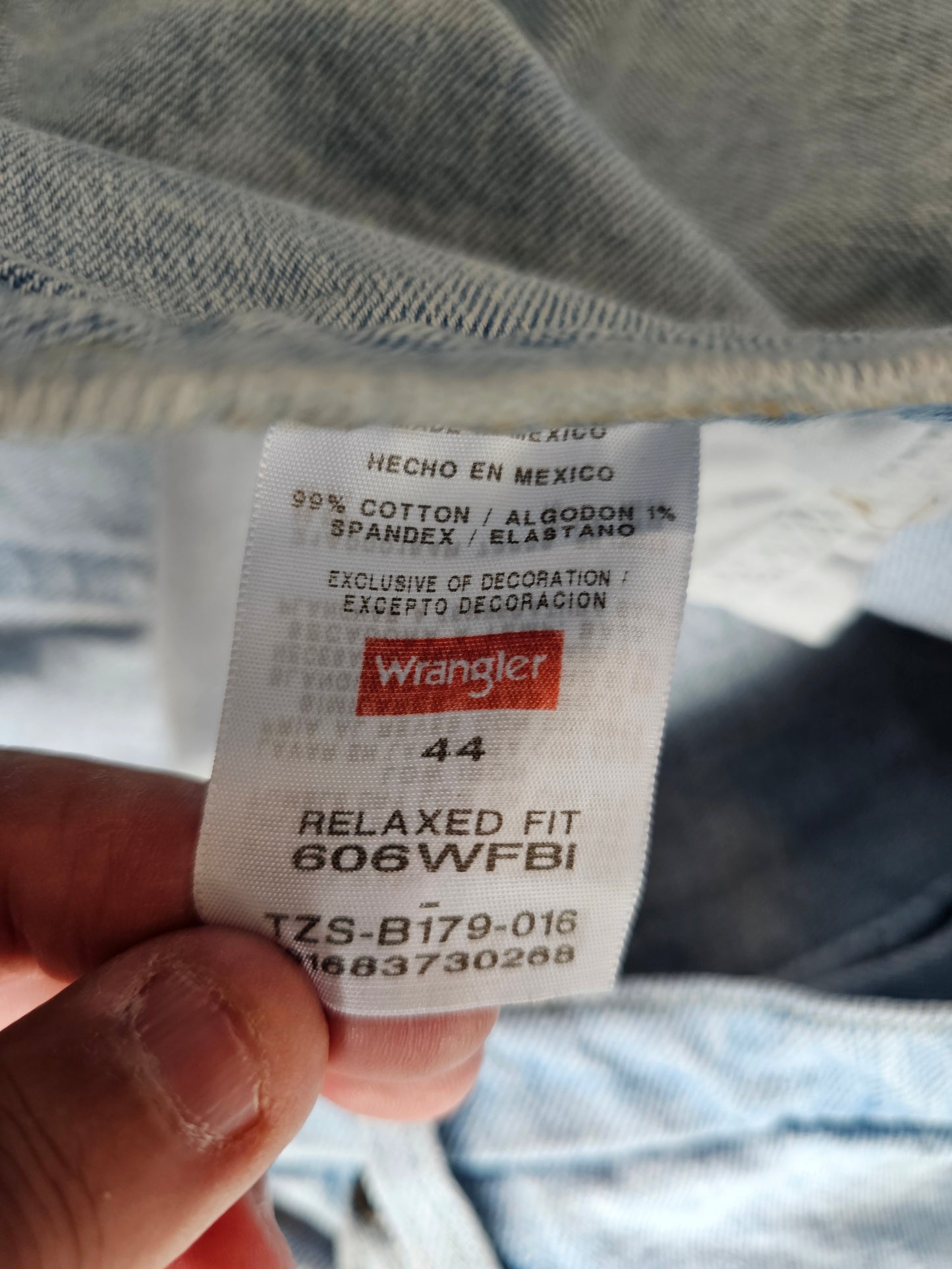 Wrangler Relaxed Fit Denim Jorts (44)