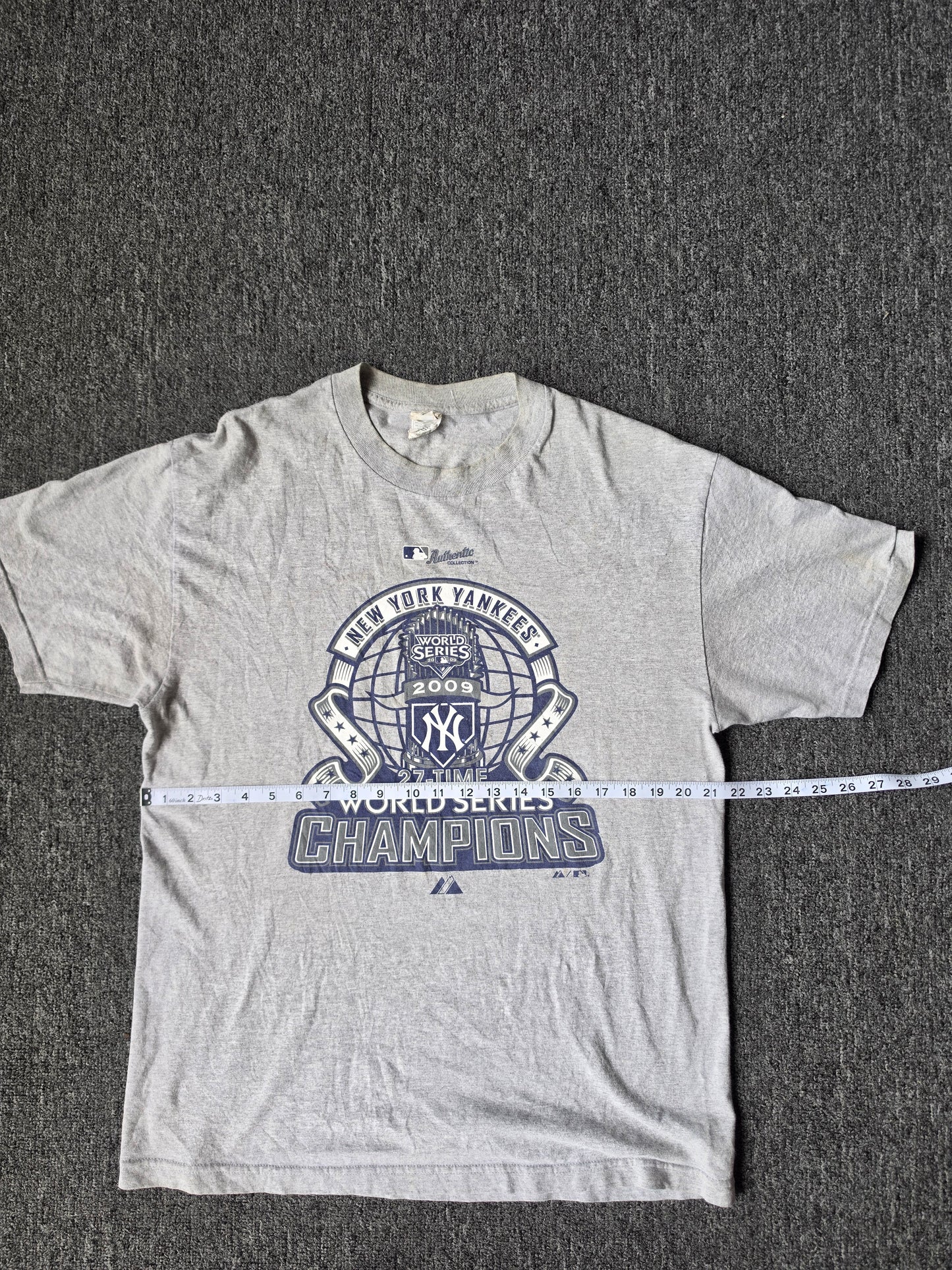 New York Yankees 2009 World Champions Tee (XL)