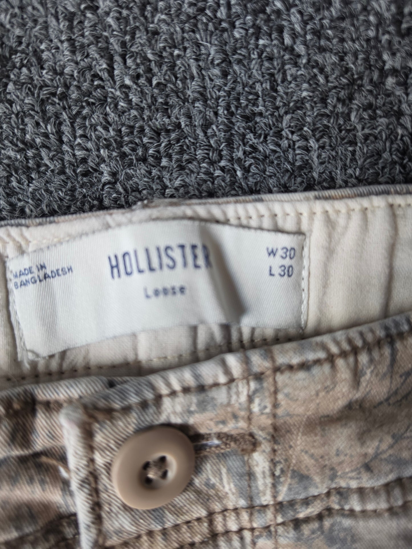 Hollister Faded Camo Pants (30x30)