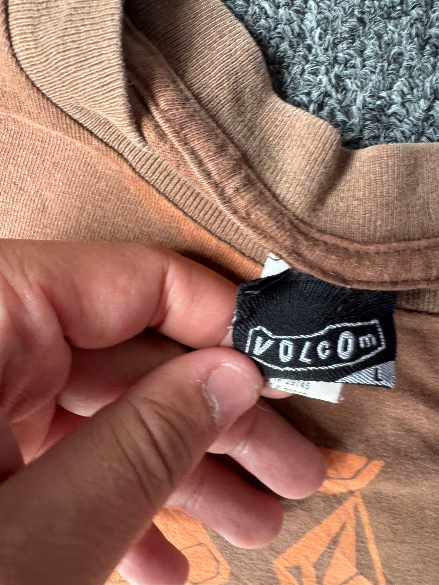 Faded Brown Y2K Volcom Skate Shirt (L)