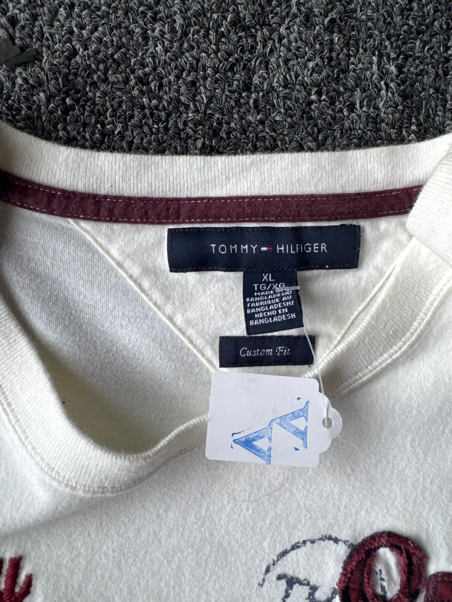 Y2K Tommy Hilfiger Shirt (XL)