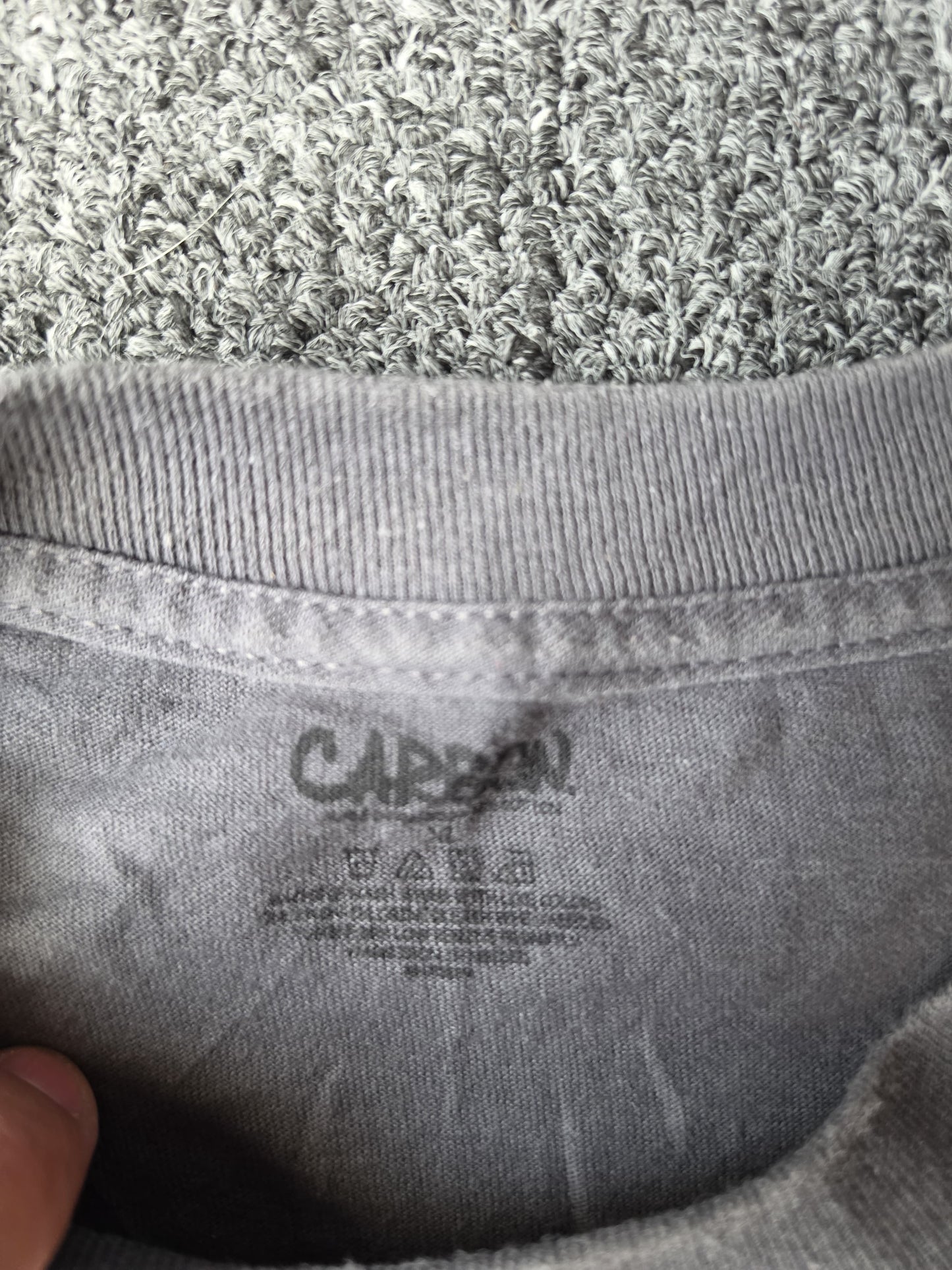 Grey Carbon Skull Rose Y2K Shirt (XL)