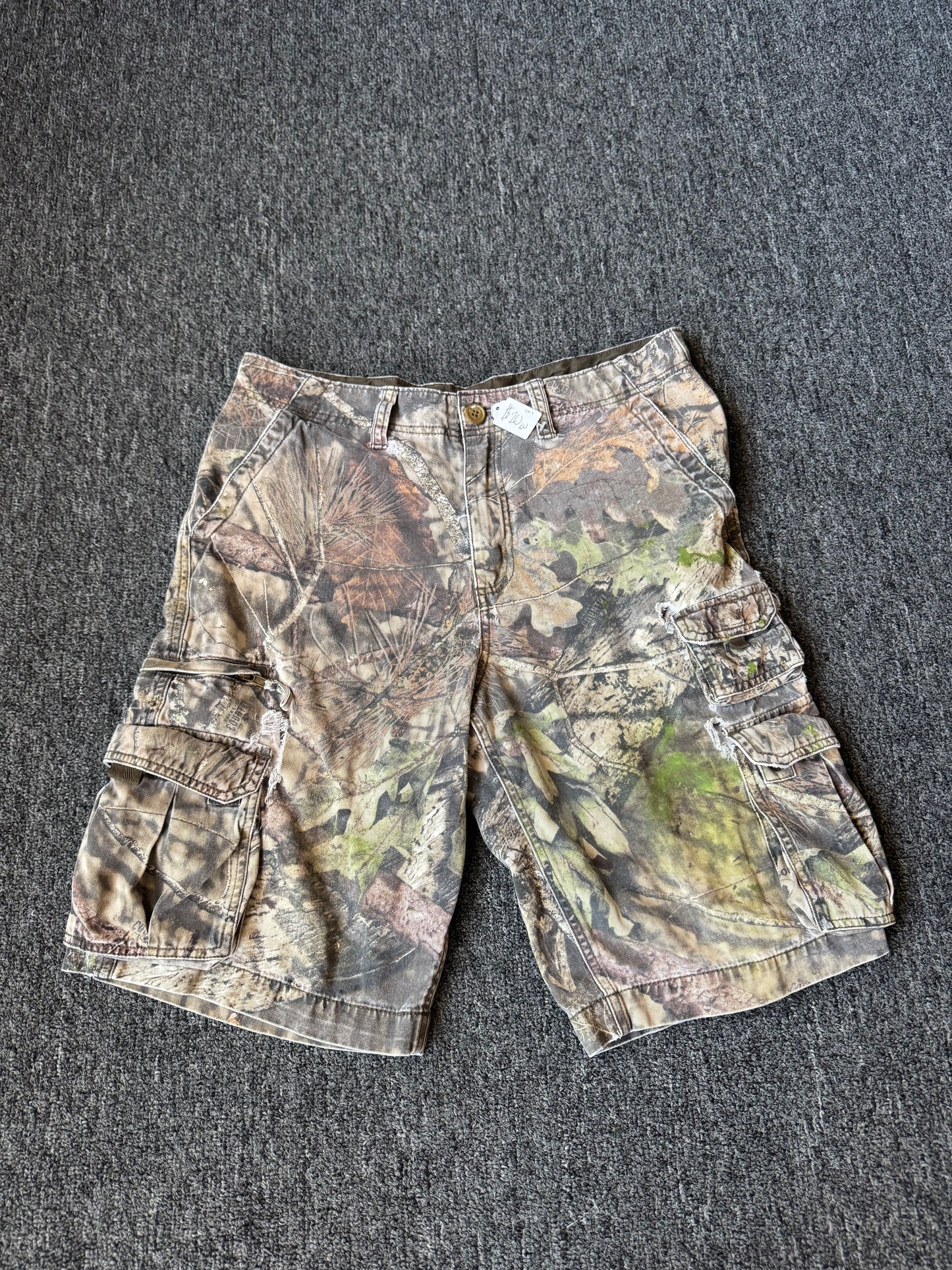 Distressed Camo Cargo Shorts (34)
