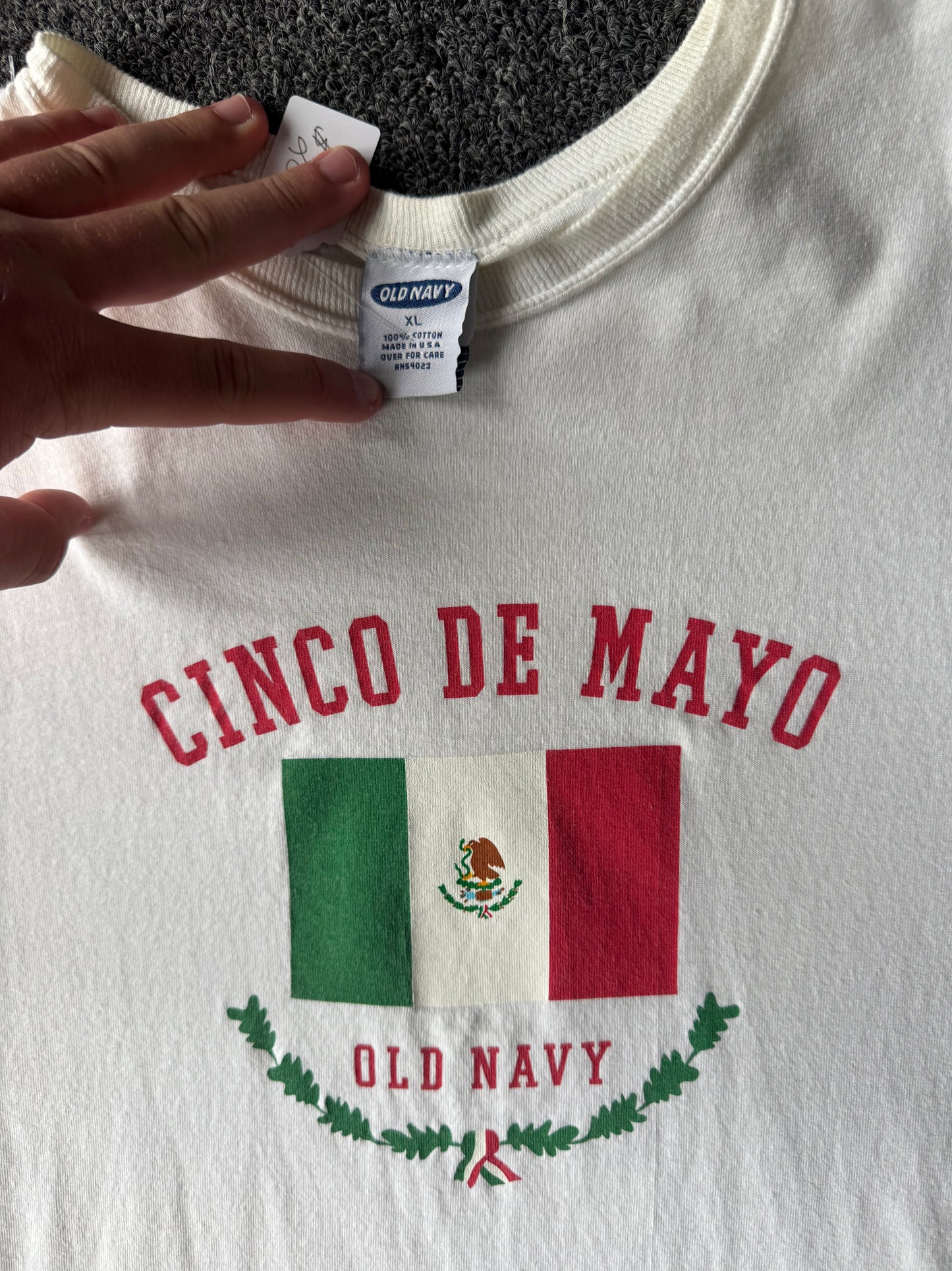 Cinco De Mayo Old Navy Shirt (XL)