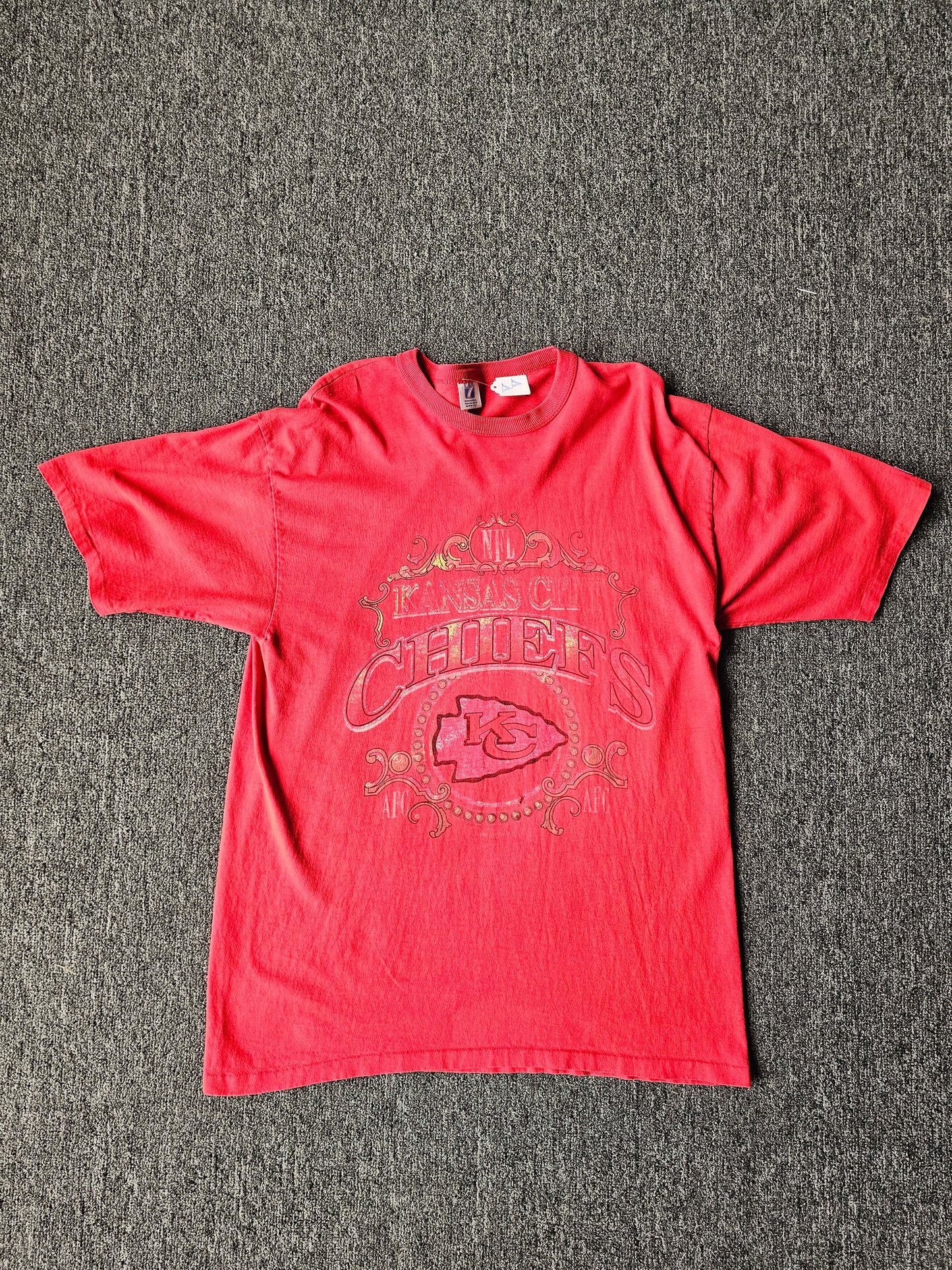 Kansas City Chiefs NFL Fader Single Stitch Tee - Logo 7 Tag - Size L
