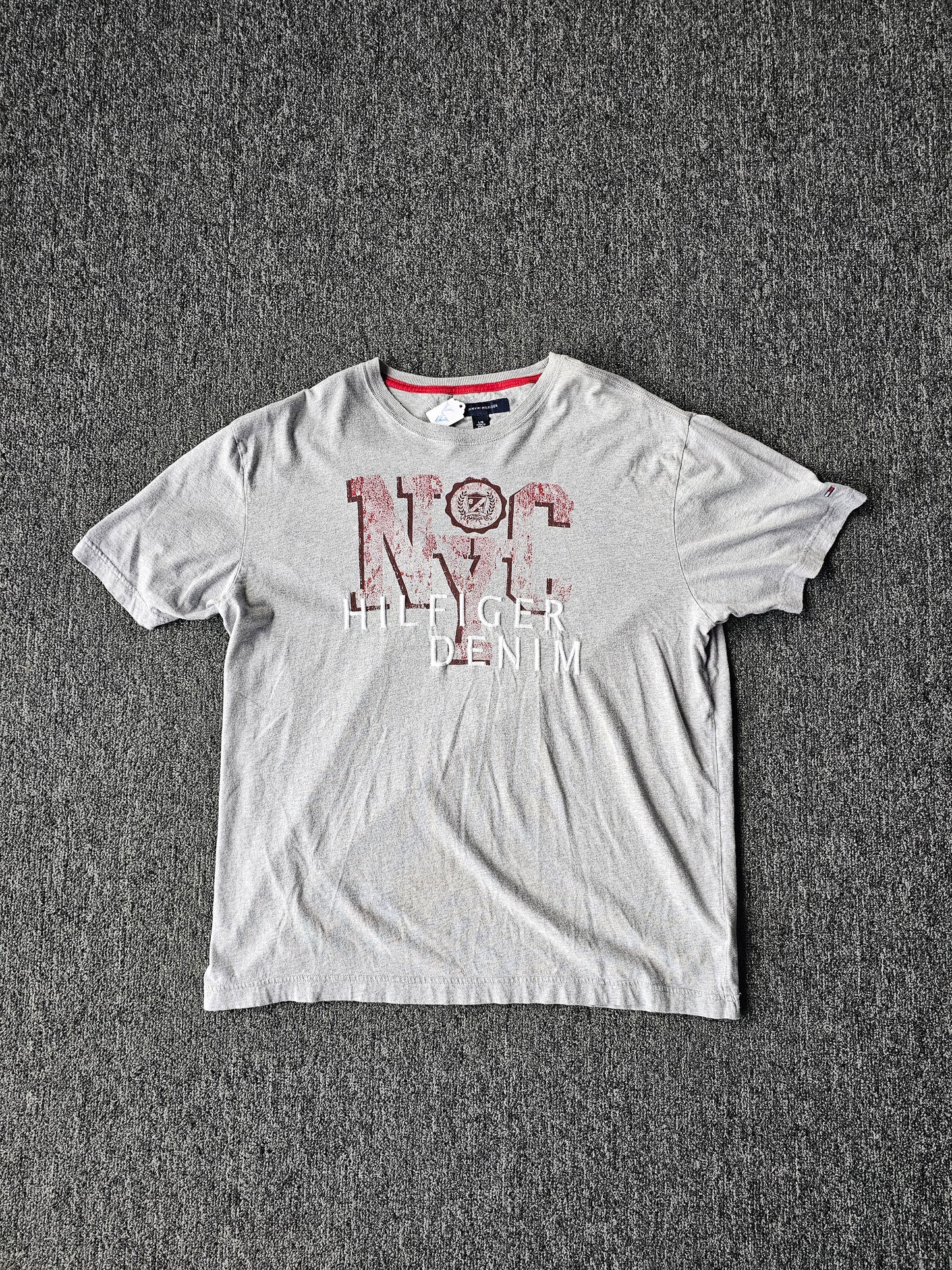 Tommy Hilfiger NYC 90s Tee (L)