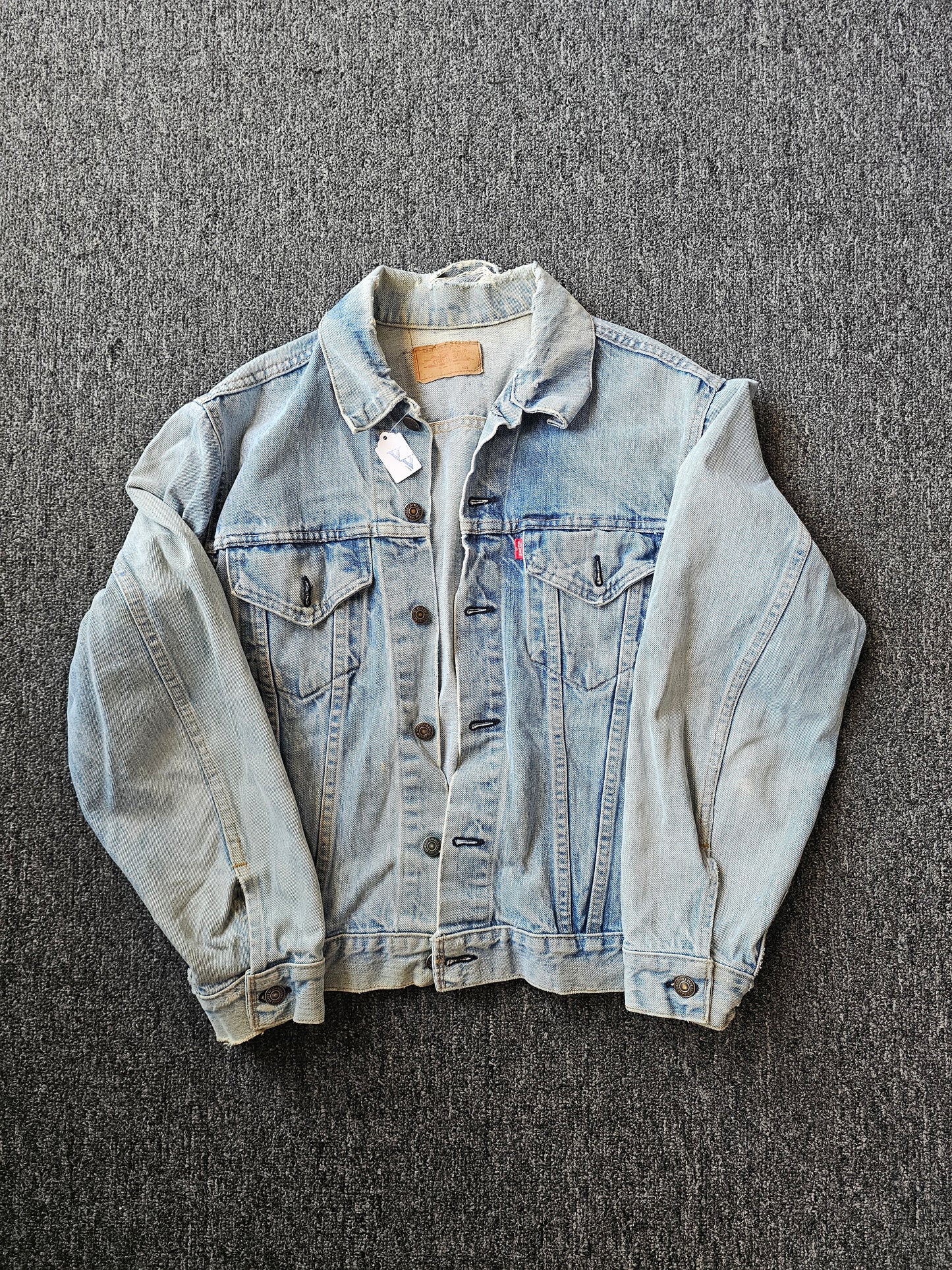 Levi’s Denim Blue Jean Jacket (M)