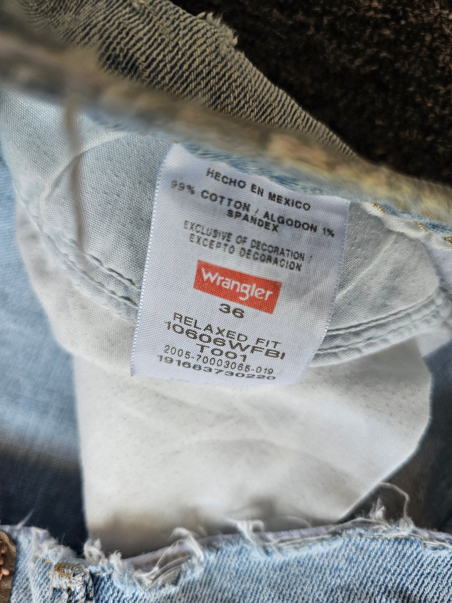Wrangler Faded Denim Jorts (36)