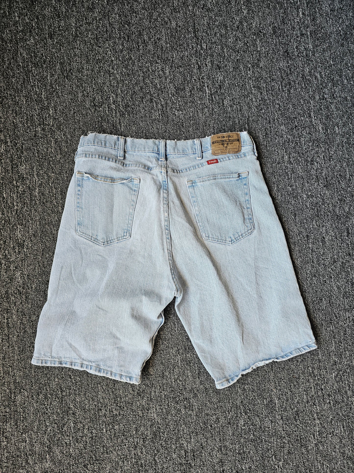 Wrangler Faded Denim Jorts (36)