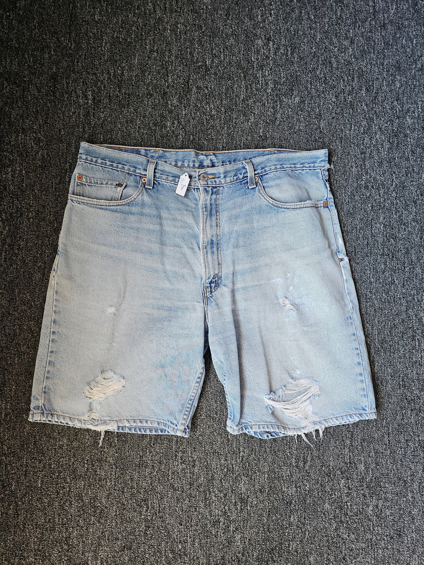 Levi 550 Denim Jorts (40)