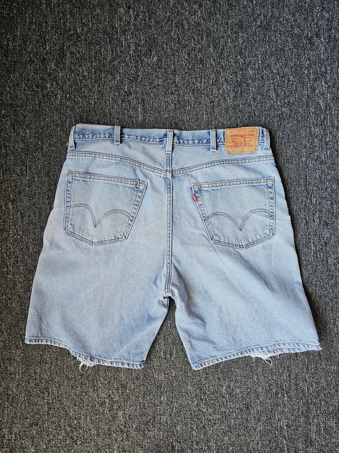 Levi 550 Denim Jorts (40)