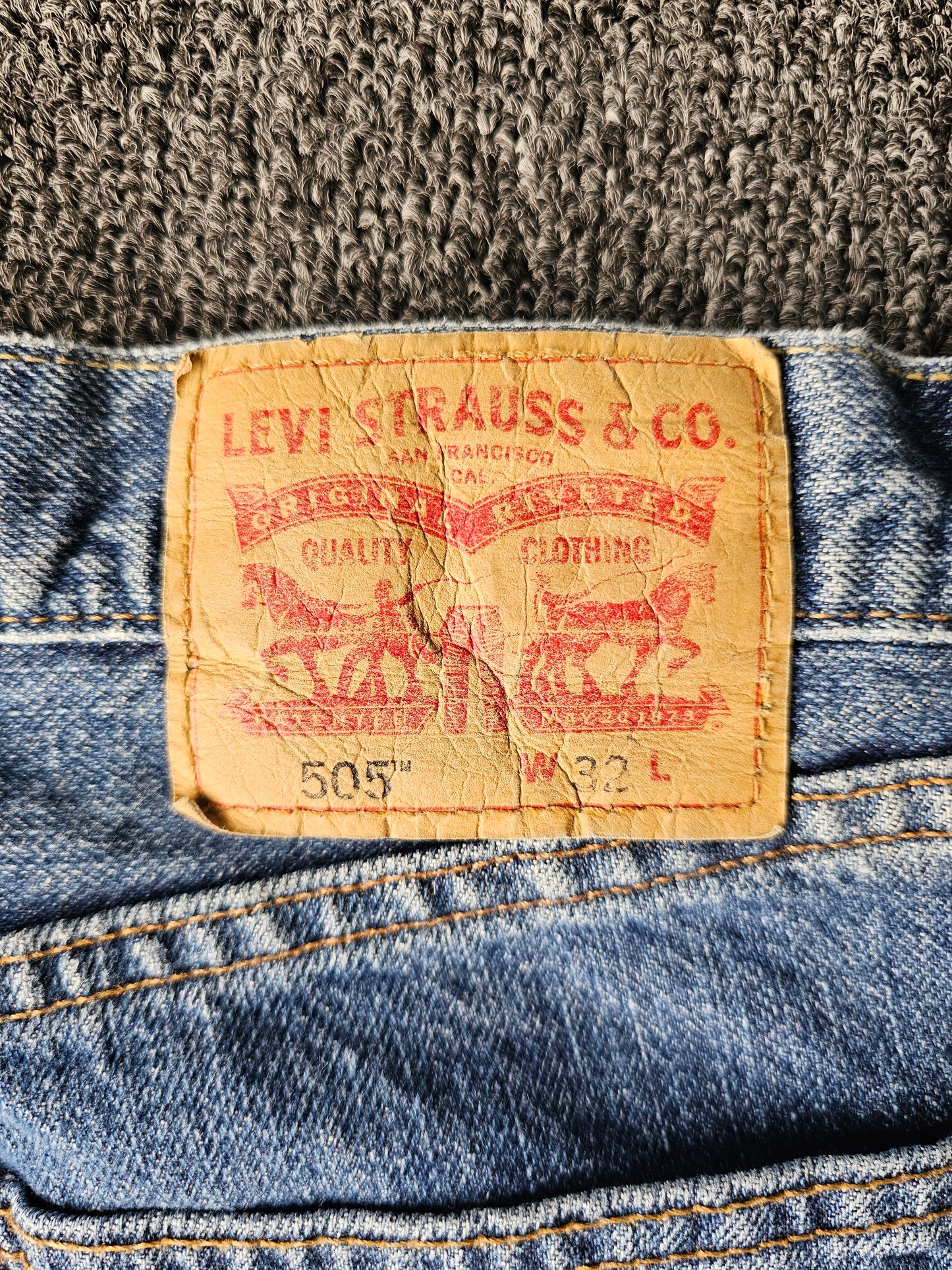 Levis 505 Denim Jorts (32)