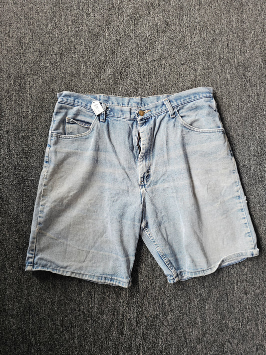 Wrangler Relaxed Fit Denim Jorts (38)