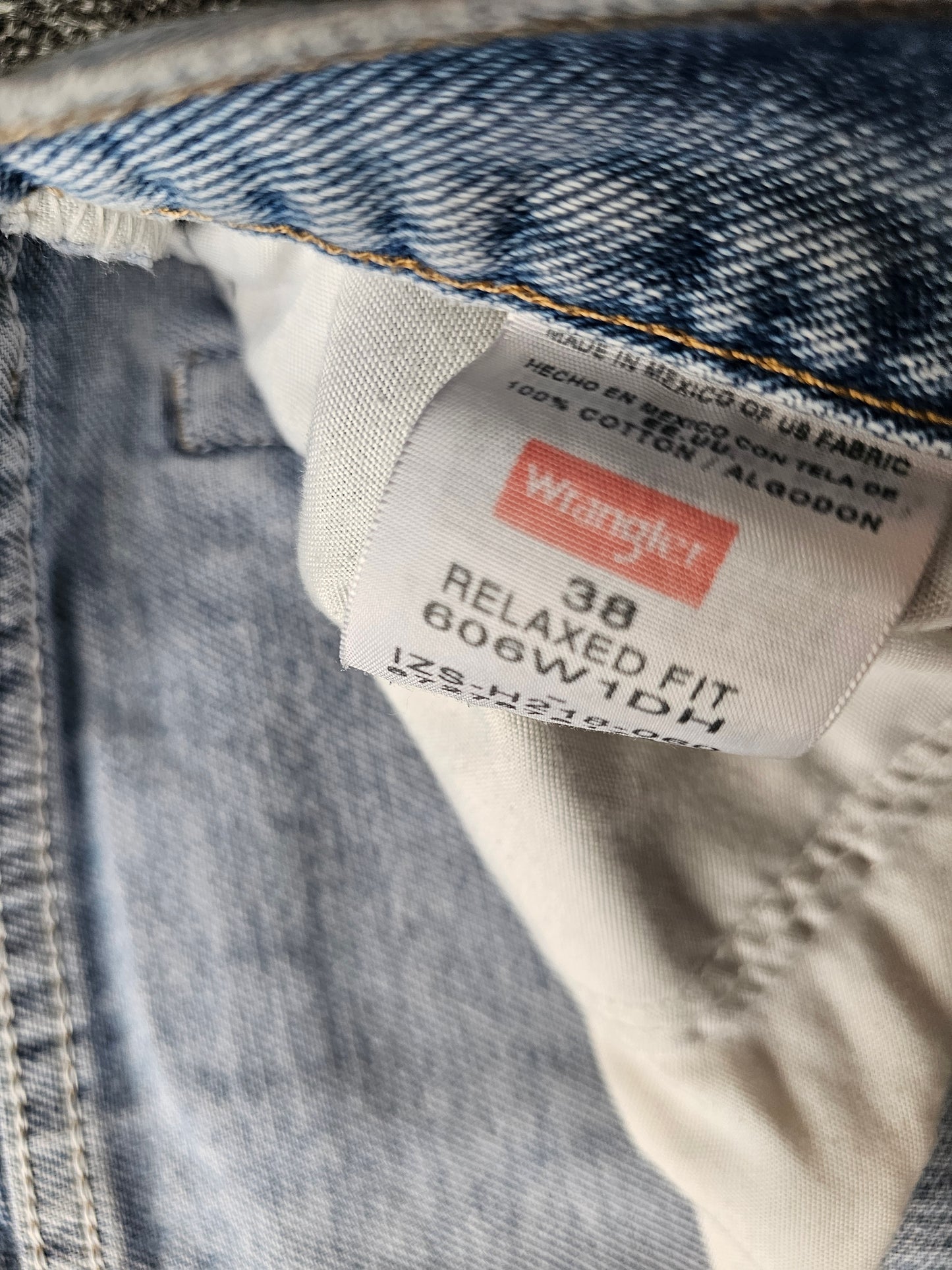 Wrangler Relaxed Fit Denim Jorts (38)