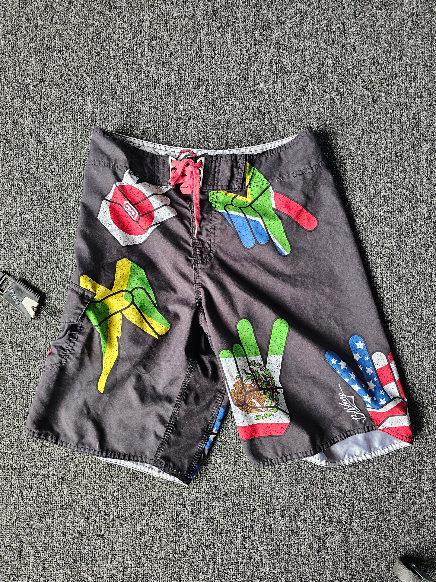 Billabong Board Shorts with Surfboard Cut Tool (30)
