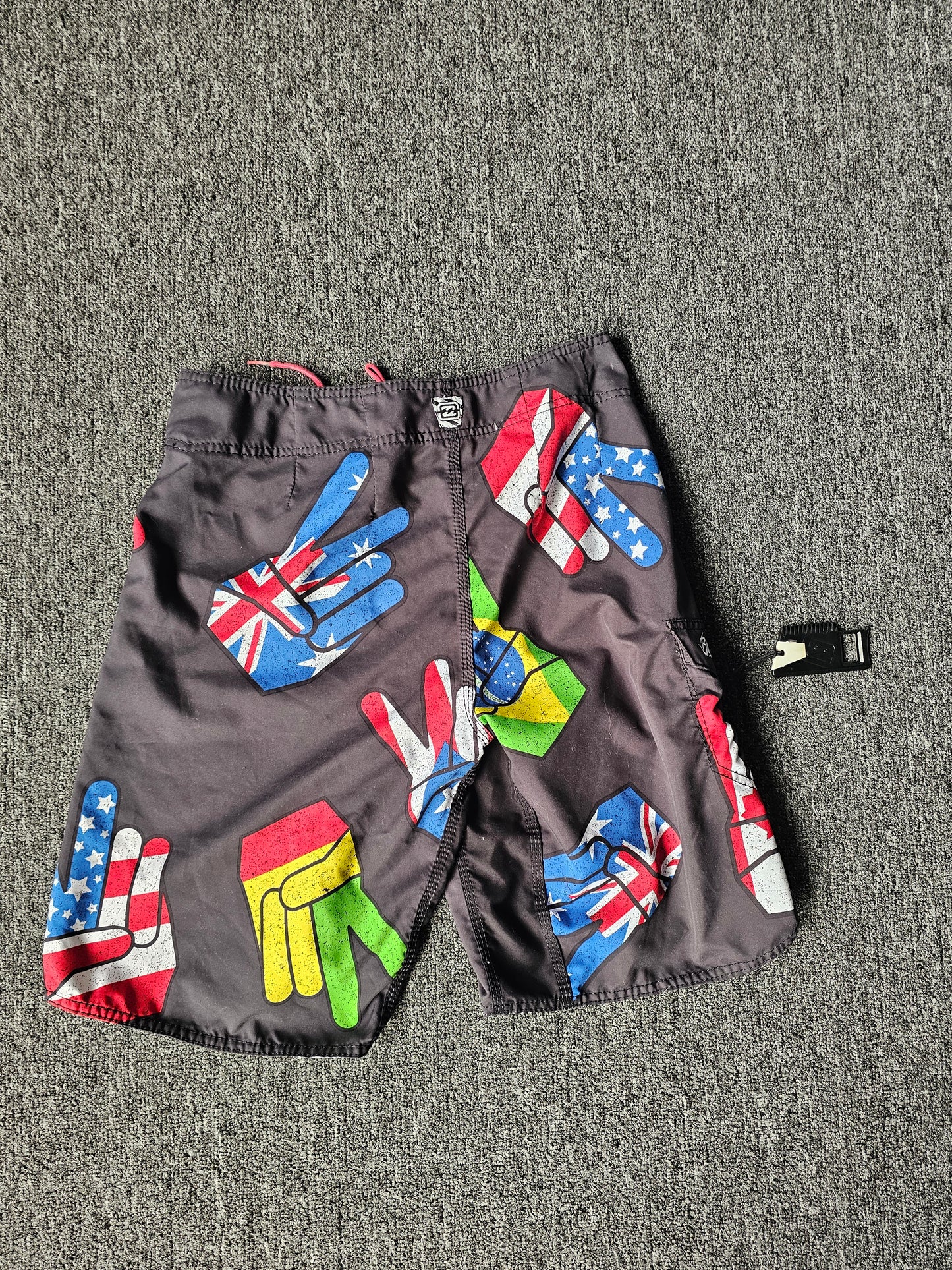 Billabong Board Shorts with Surfboard Cut Tool (30)