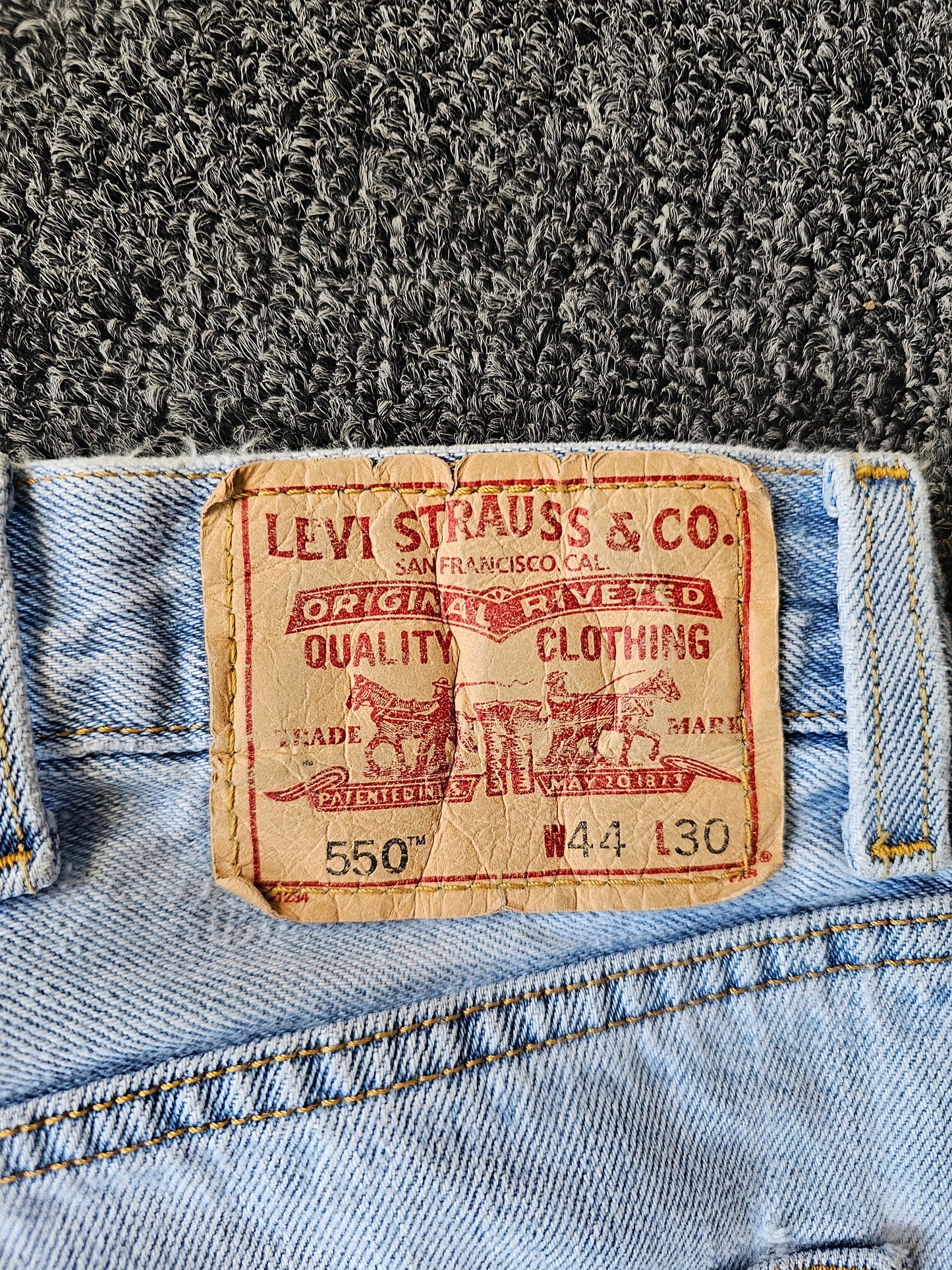 Levis 550 Relaxed Fit Denim Jeans (44/30)