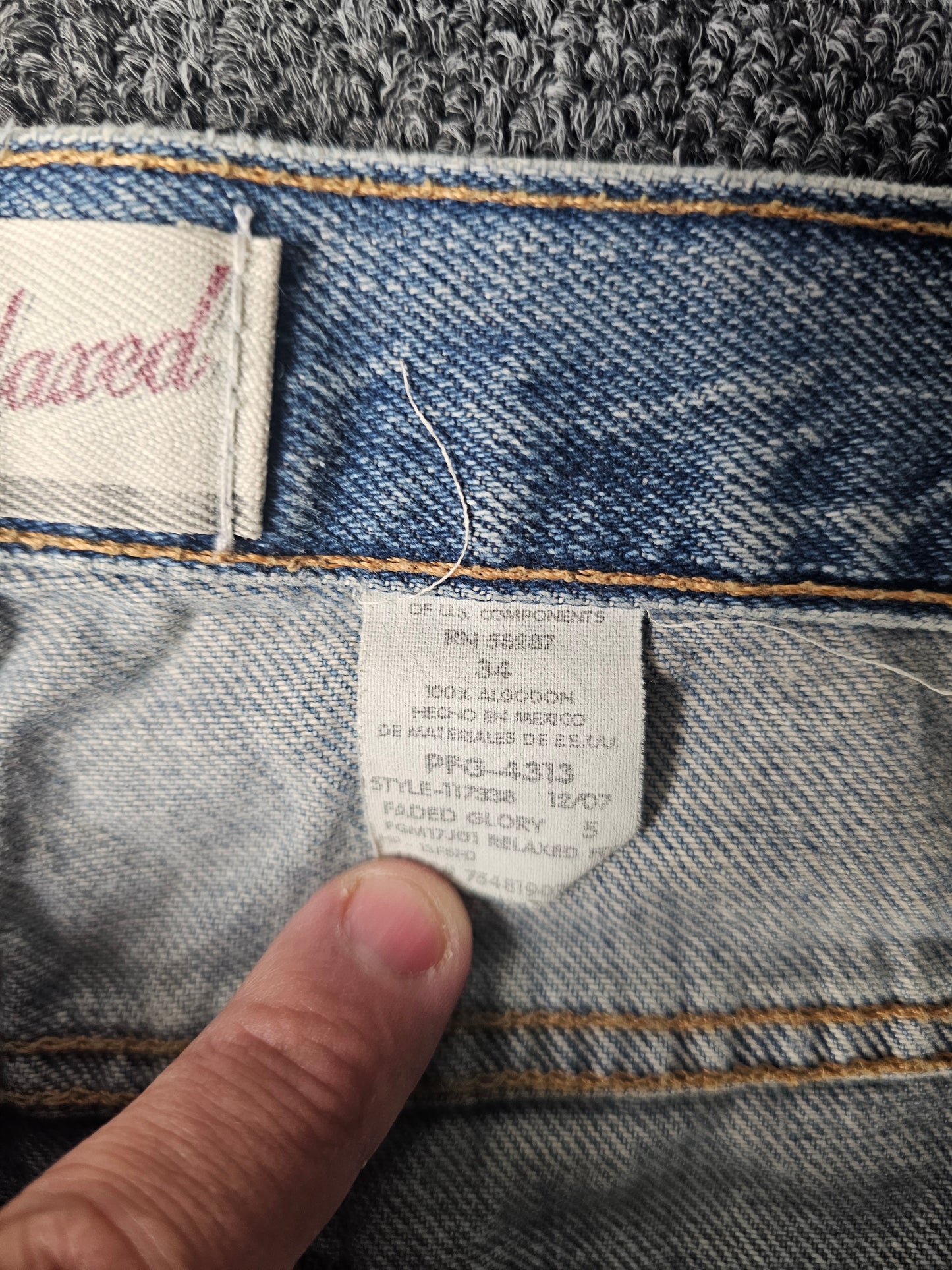 Faded Glory Relaxed Fit Denim Jorts (34)