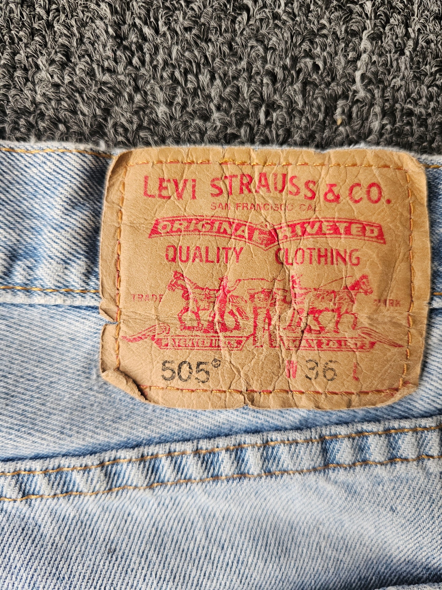 Levis 505 Denim Jorts (36)