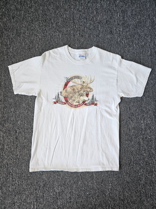 Yellowstone National Park Wolf 90s Nature Tee (L)