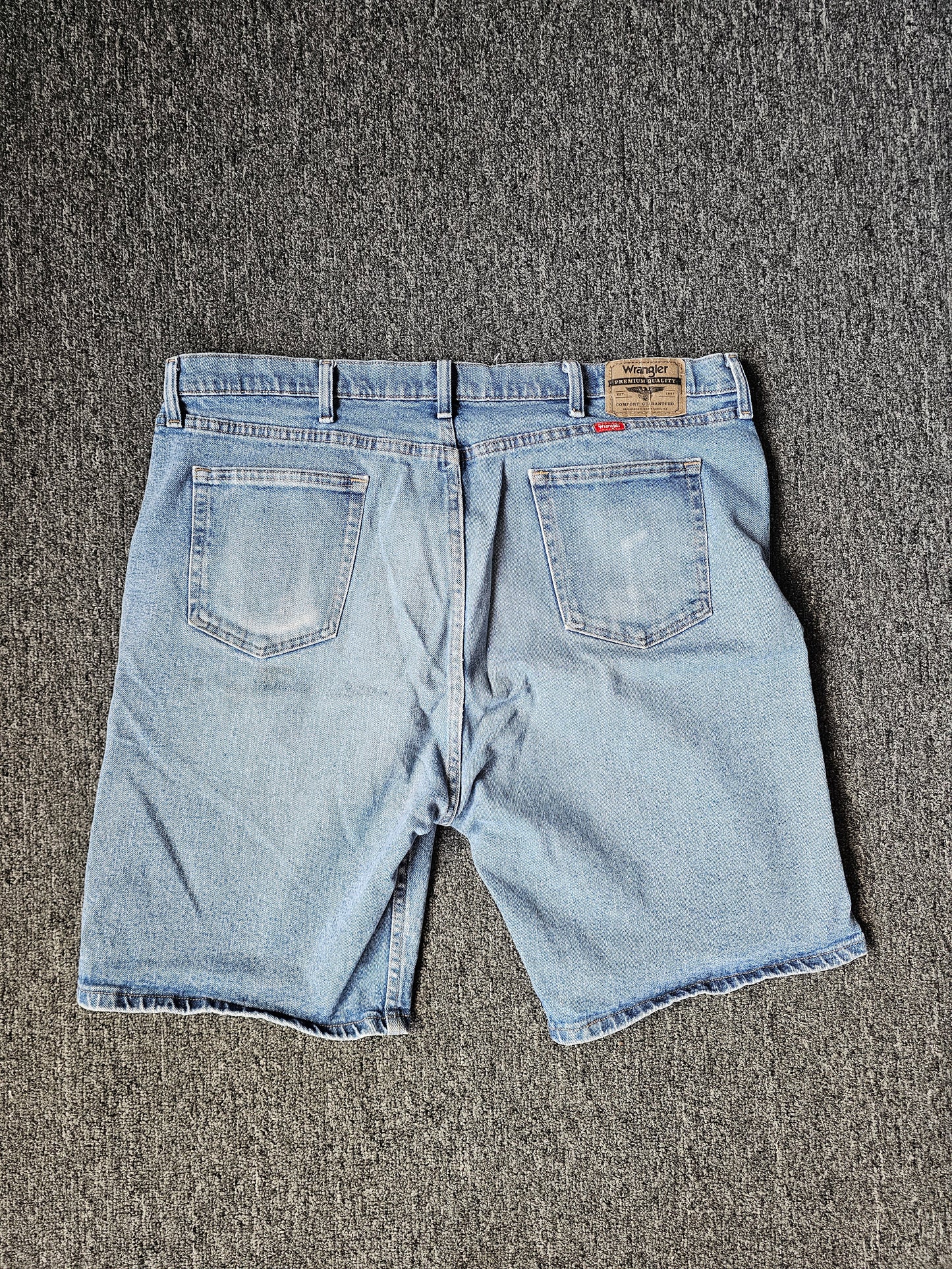 Wrangler Relaxed Fit Denim Jorts (42)