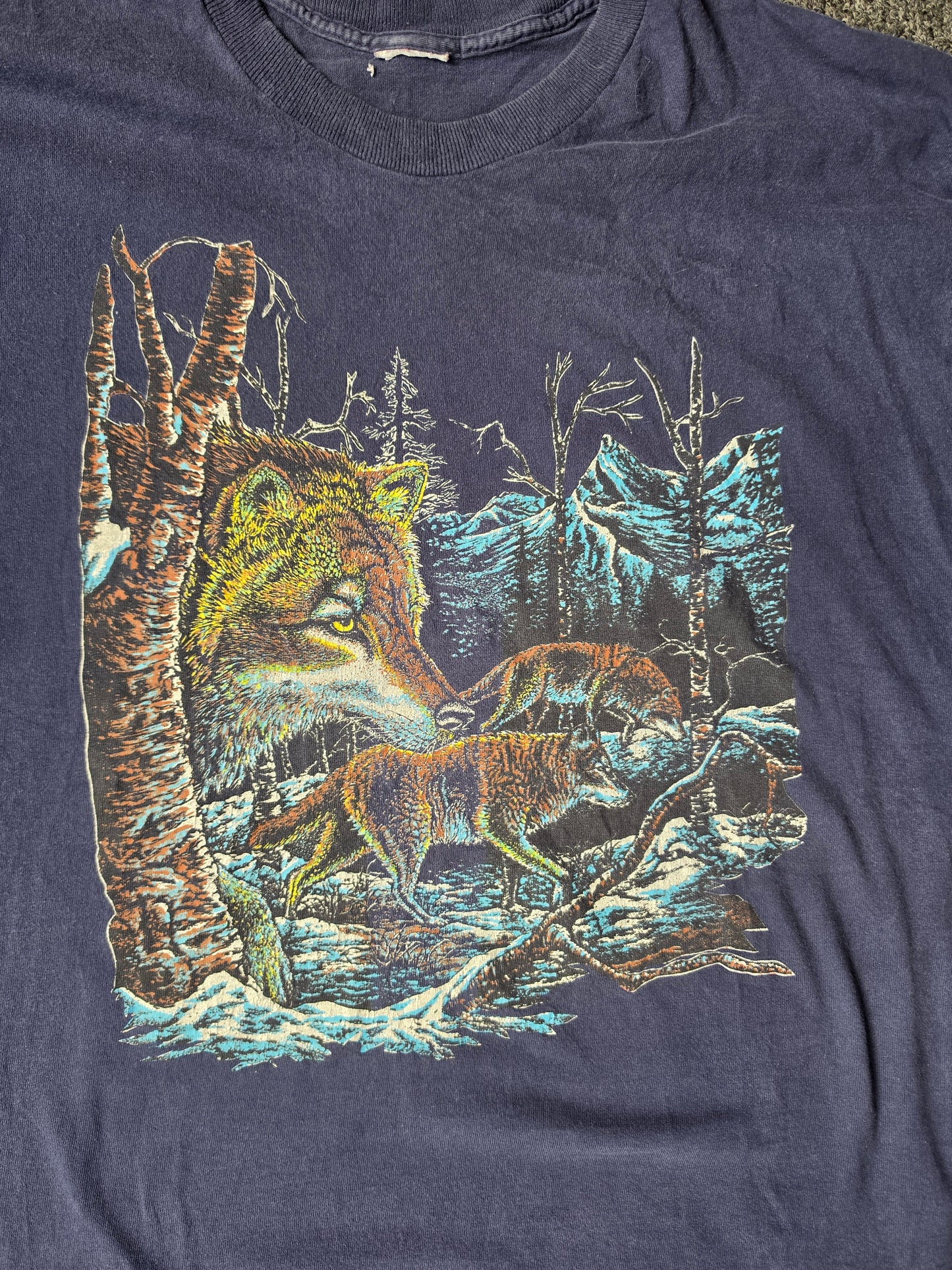 Wolves Nature Dark Blue Tee (XL)
