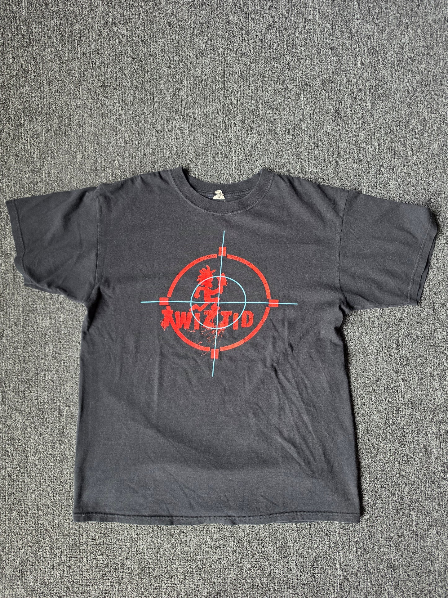 Twizted Bullseye Band Tee (L)