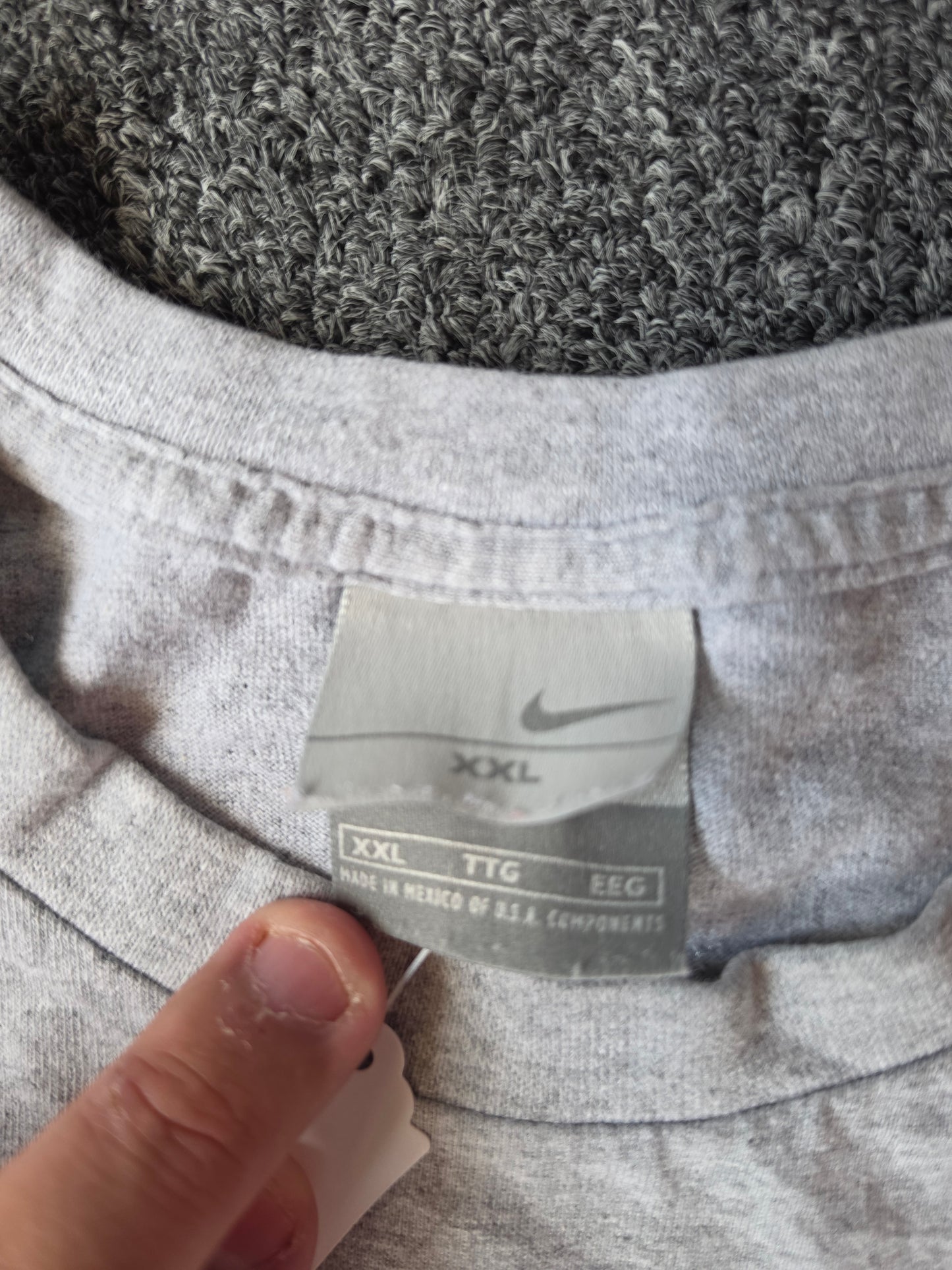 Nike Play Hard 2000s Tee (XL)