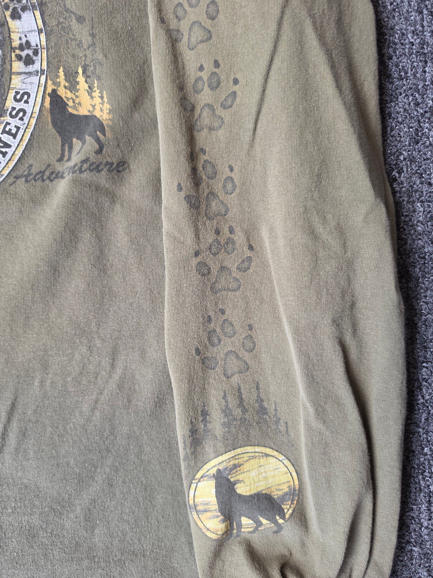Wolf Long Sleeve with Arm Hits (M)