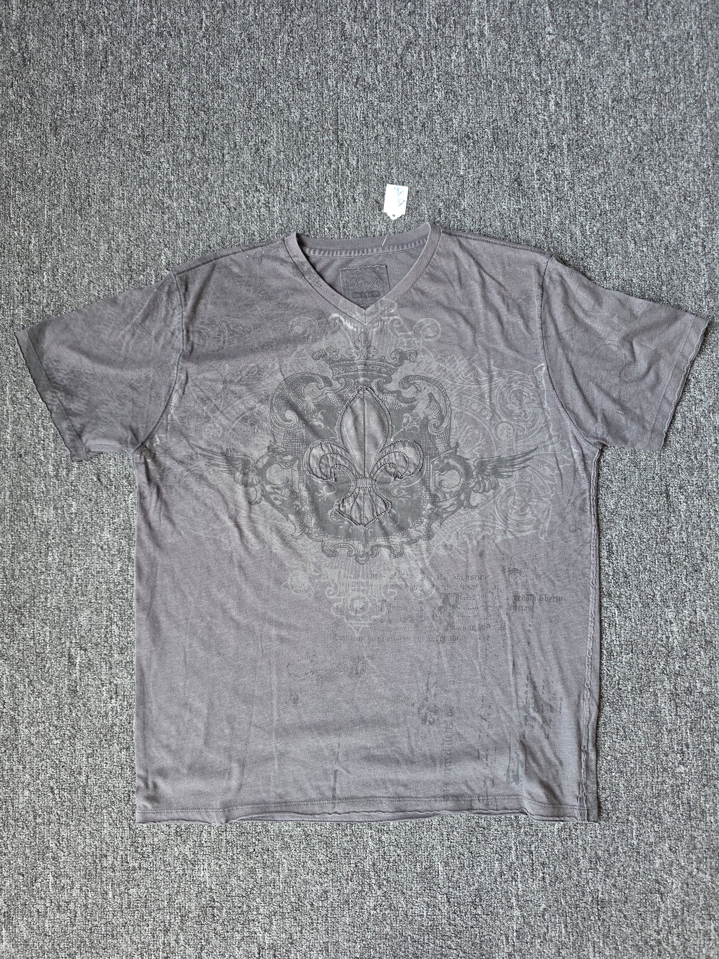 Retrofit Embroidered Cross With V-Neck (L)