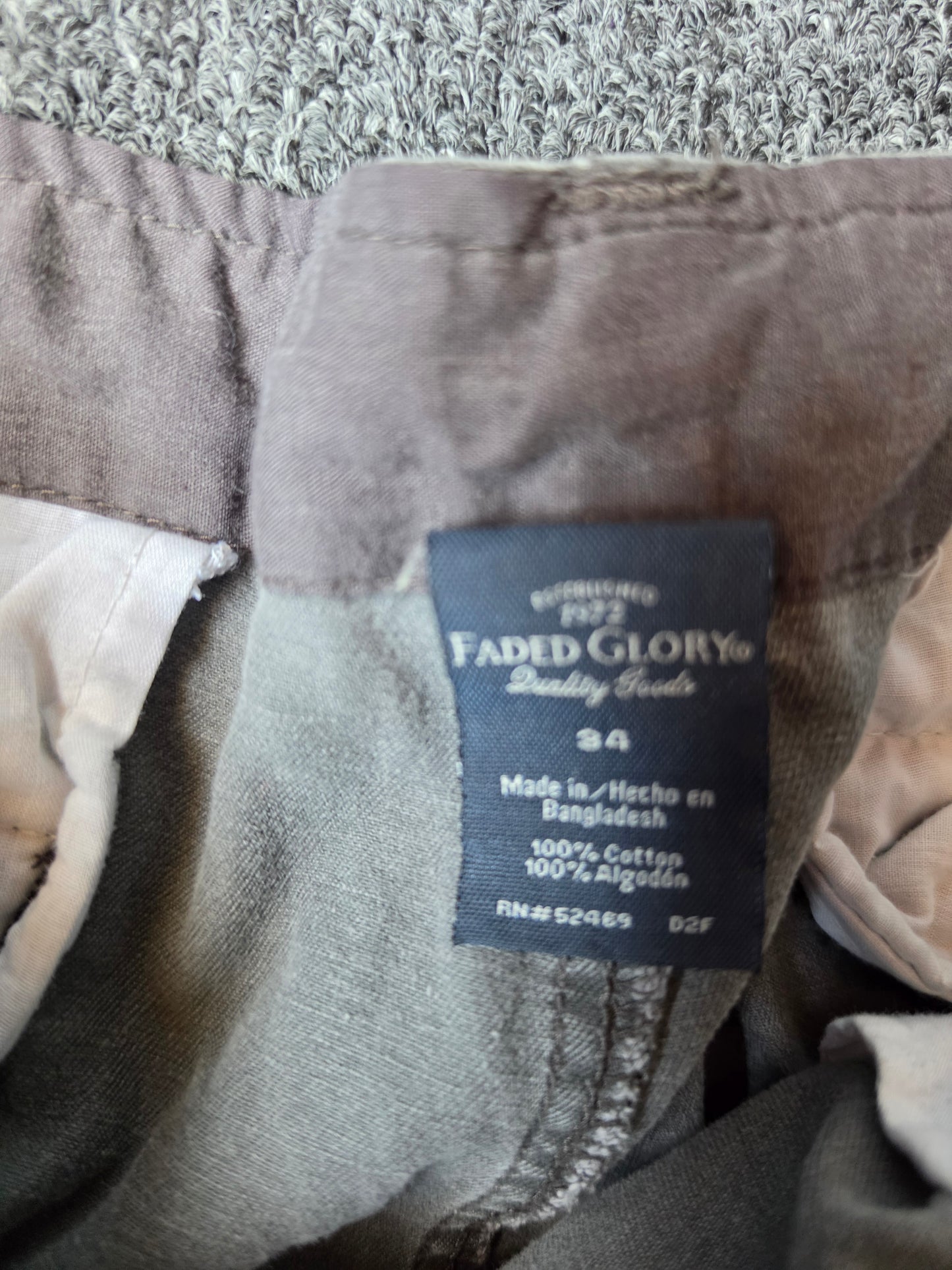 Faded Glory Grey Cargo Shorts (34)