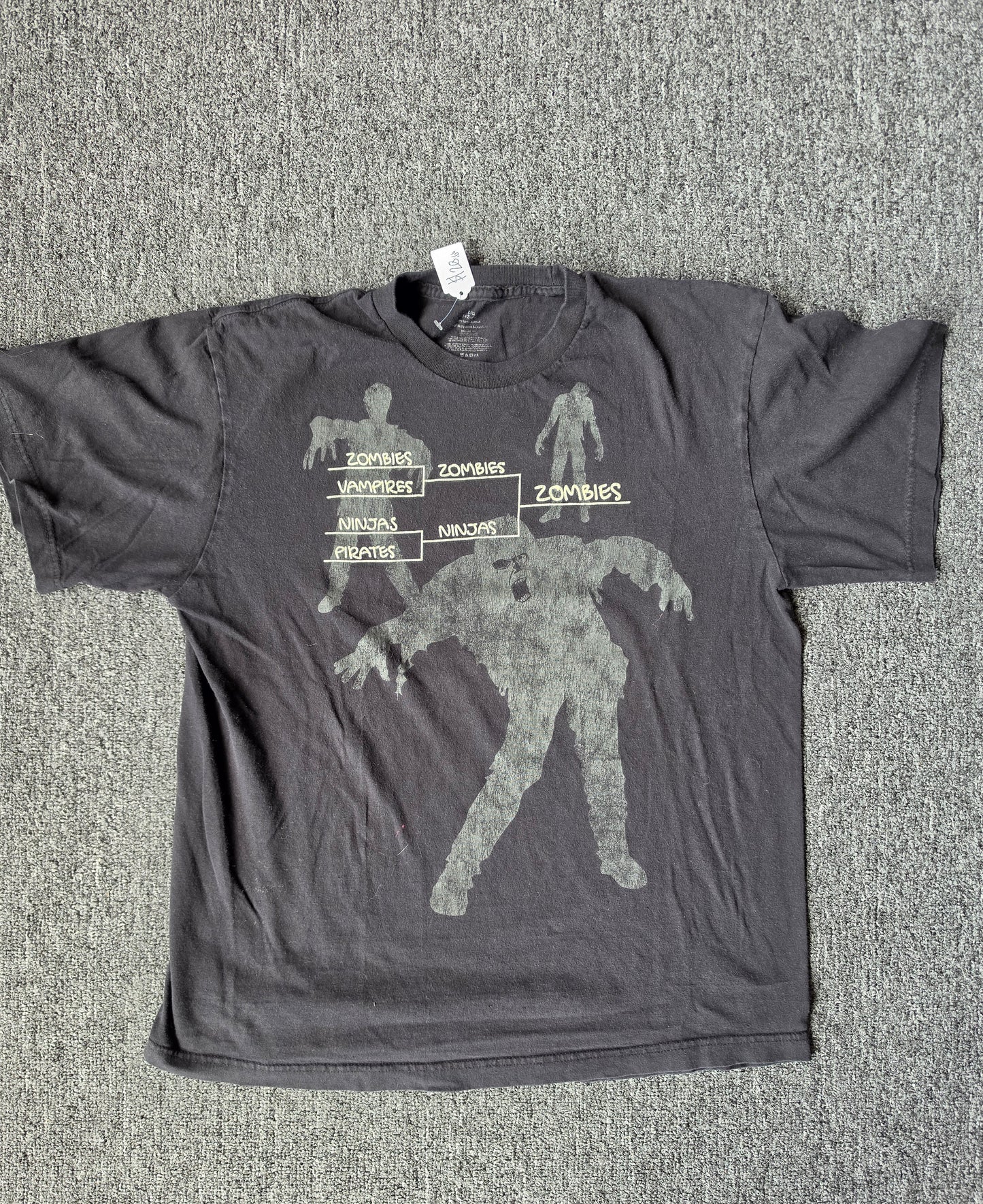Zombies Funny Tee (L)