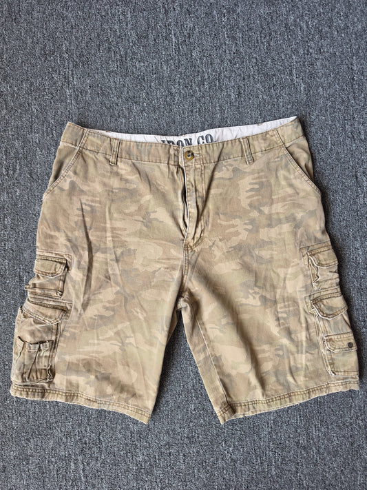 Iron Camouflage Cargo Shorts (38)