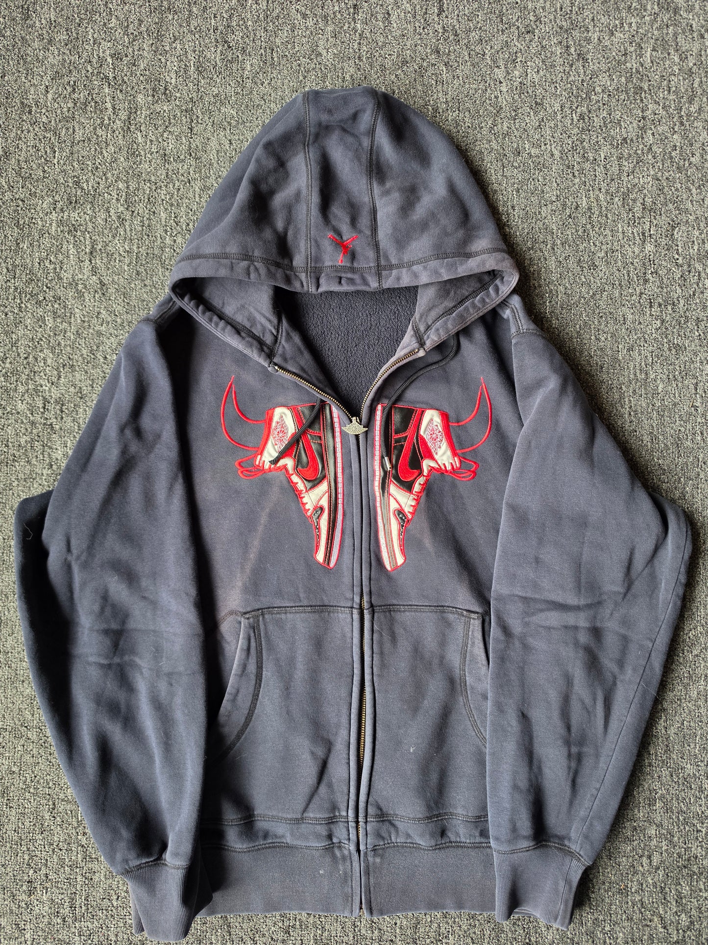 Chicago Bulls Jump Man Air Jordan Embroidered Zip Up (L)