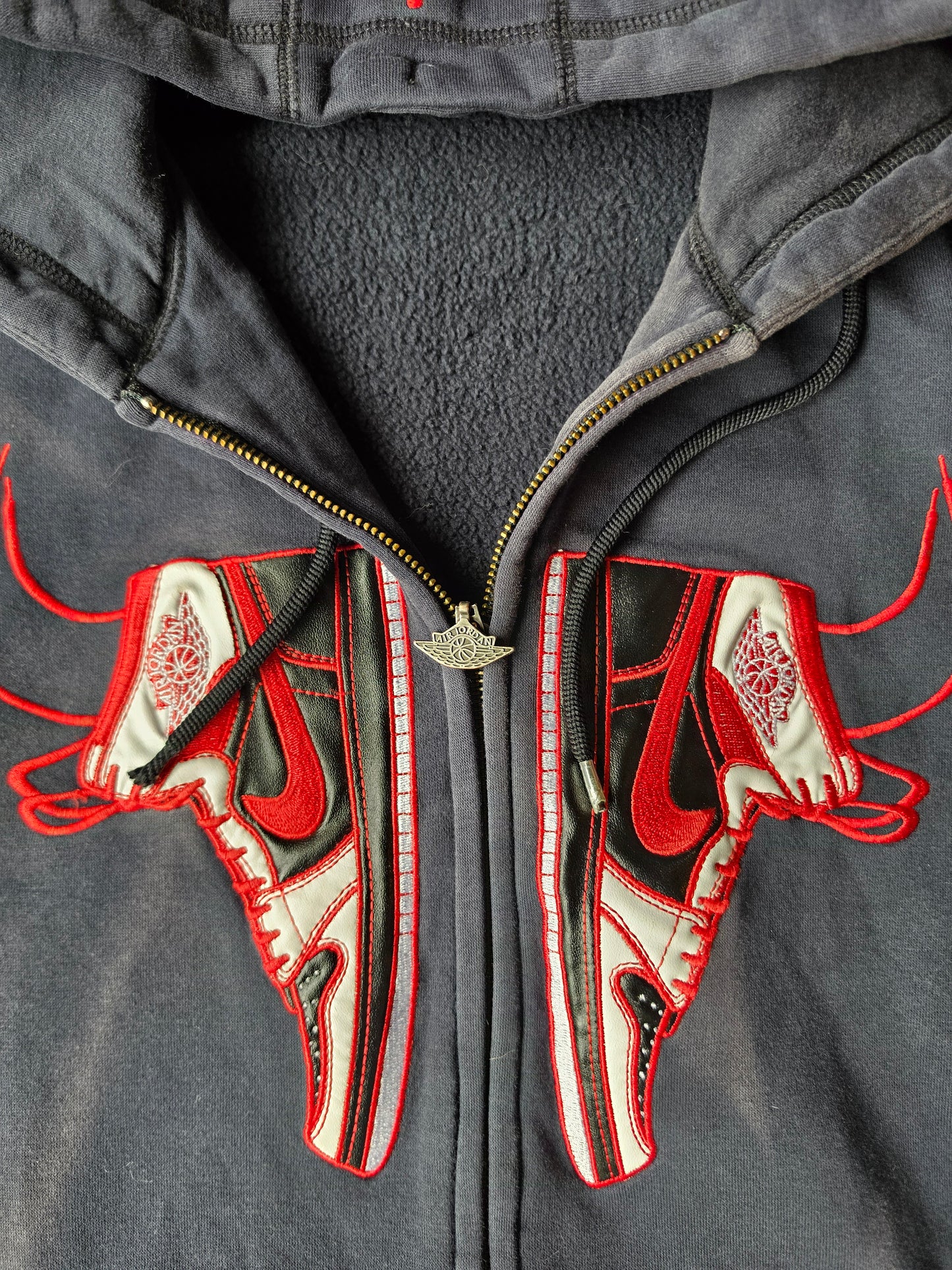 Chicago Bulls Jump Man Air Jordan Embroidered Zip Up (L)