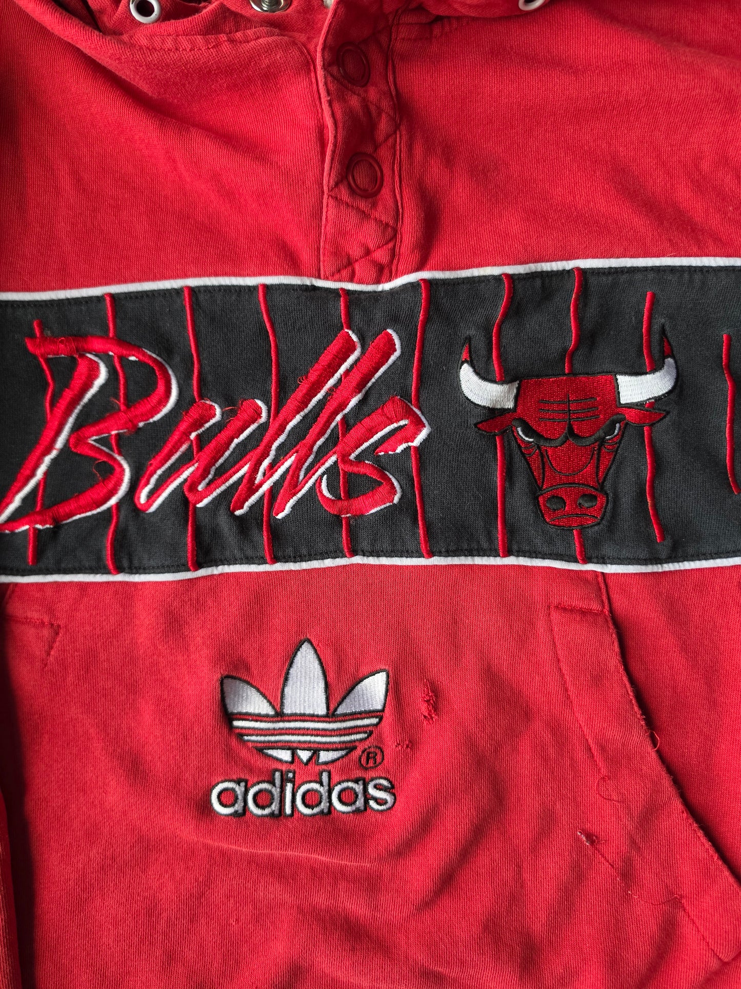 Chicago Bulls NBA Embroidered Quarter Button Up (M)