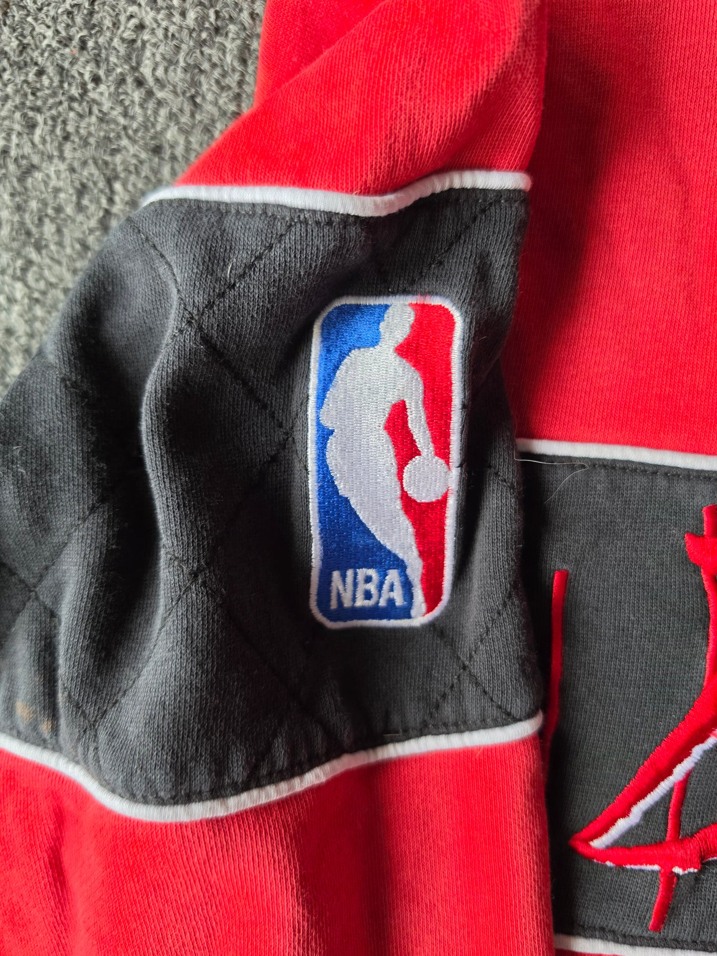Chicago Bulls NBA Embroidered Quarter Button Up (M)