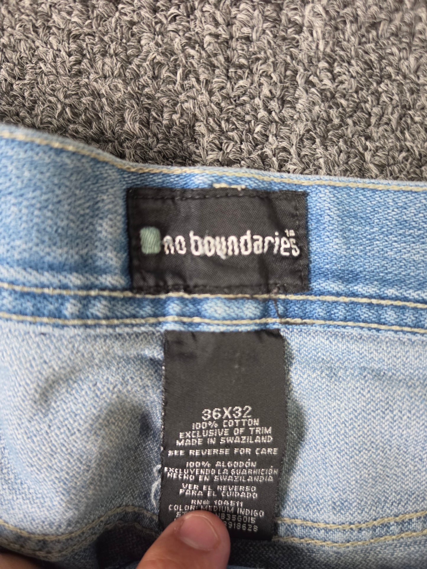 No Boundaries Y2K Style Baggy Jeans (36/32)
