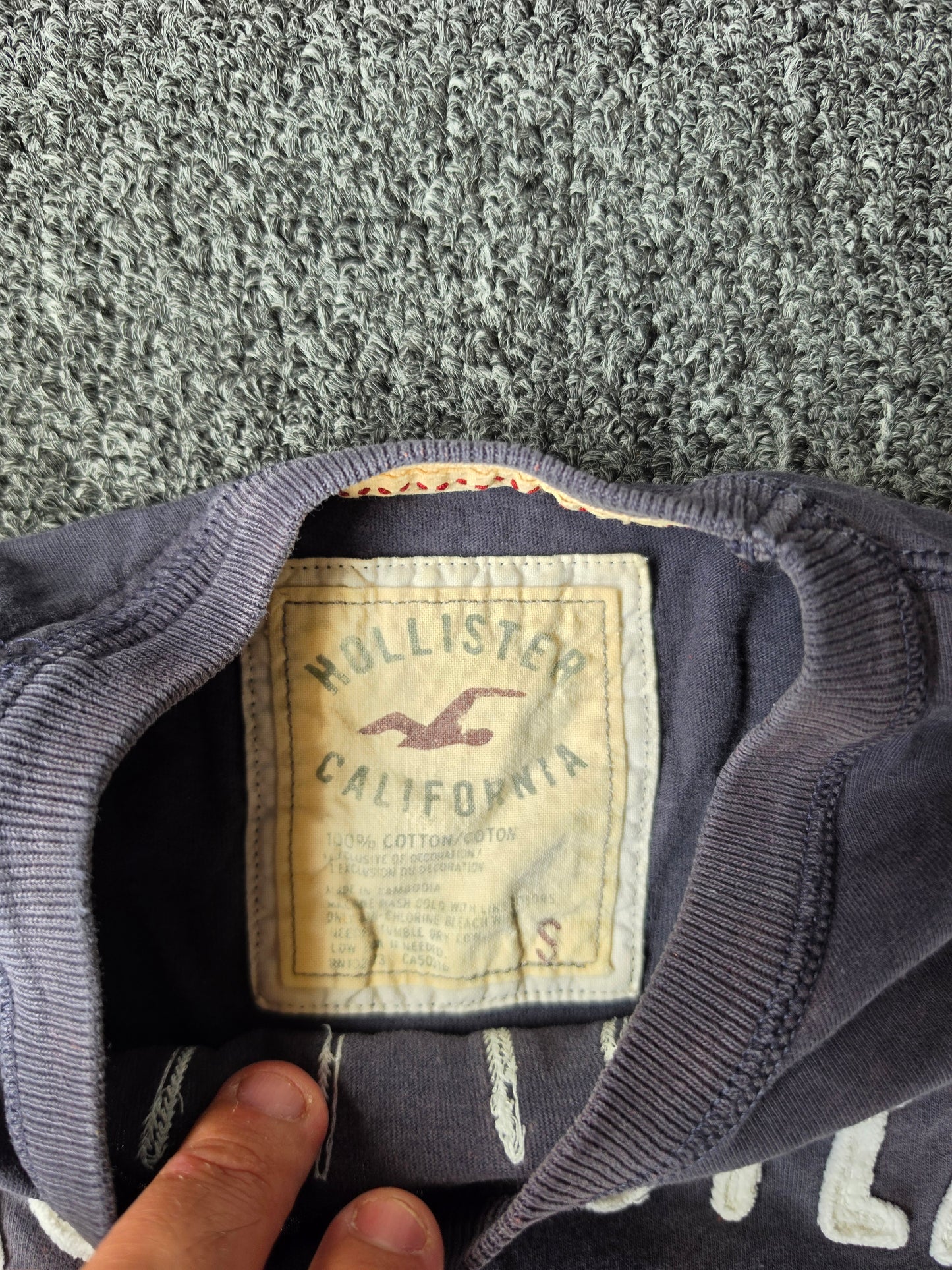 Hollister Embroidered Womens Tee (S)