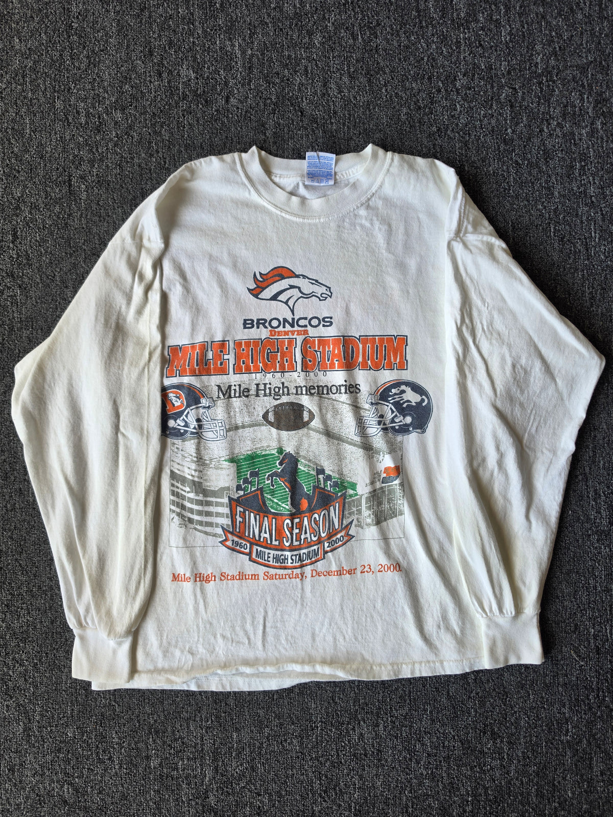 Denver Broncos Mile High Stadium Salute 2000 Long Sleeve (XL)
