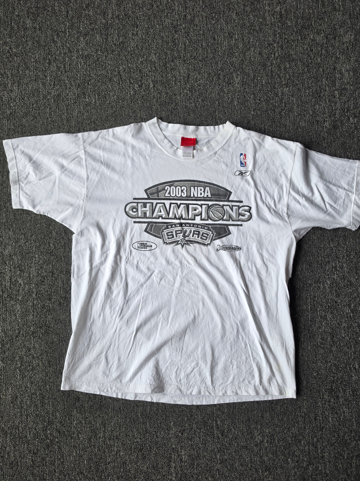 San Antonio Spurs 2003 NBA Champions Tee (XL)