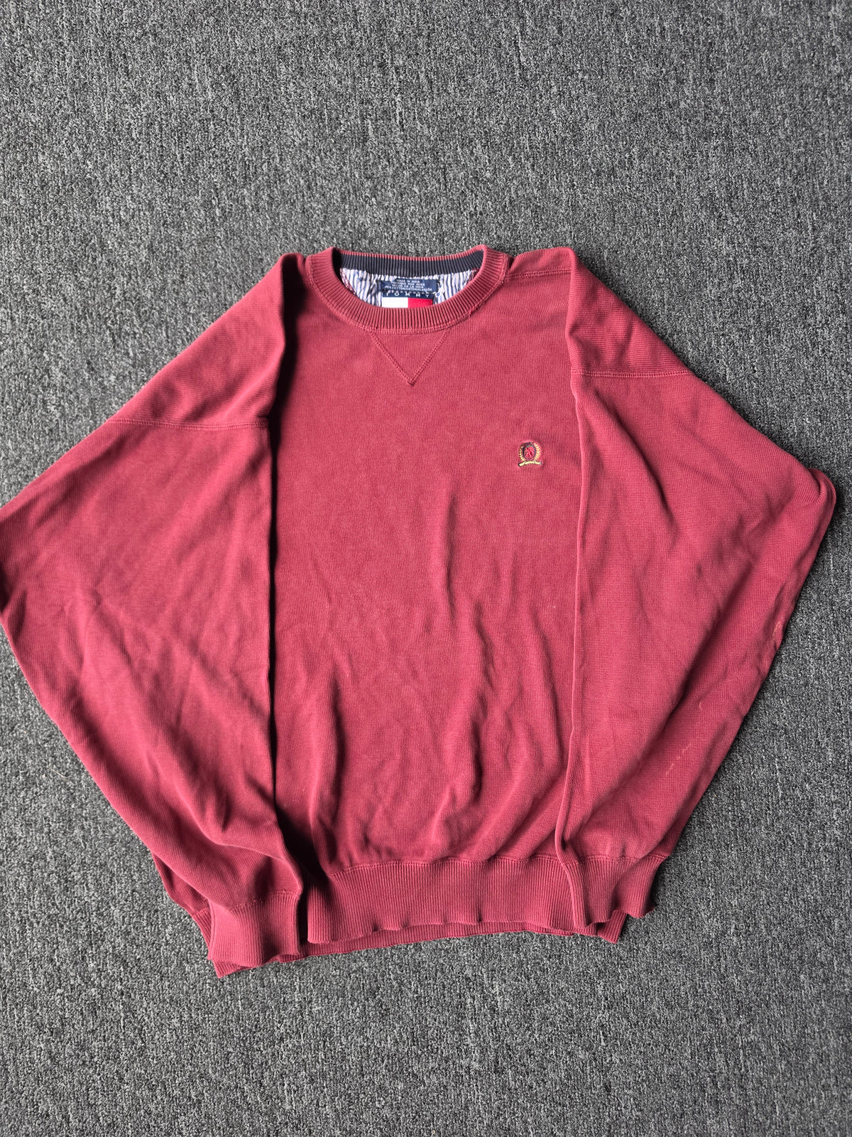 Tommy Hilfiger Maroon Crew (L)