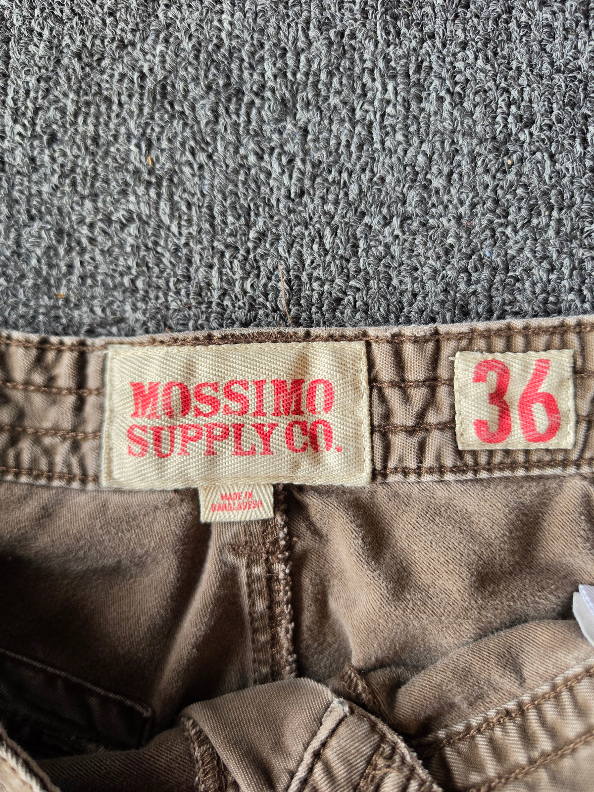 Mossimo Brown Cargo Shorts (36)