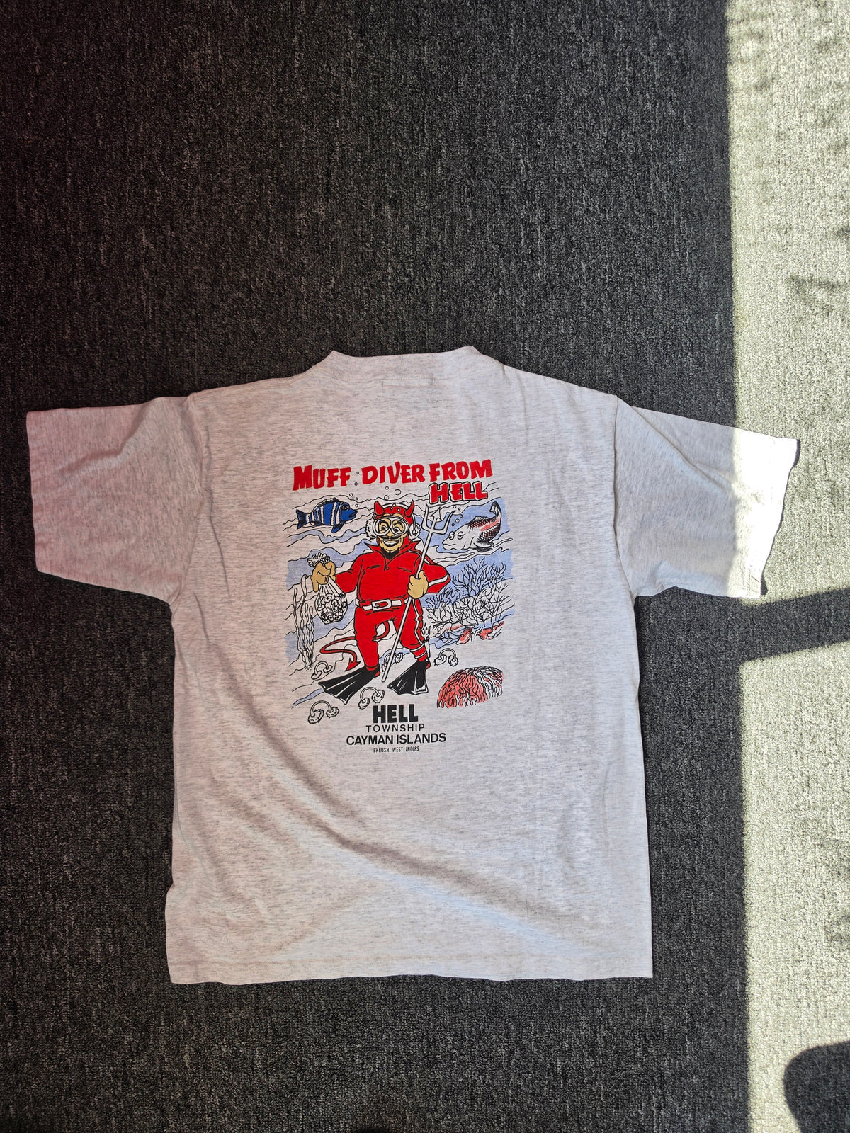 The Hell Muff Diver Funny Tee (L)