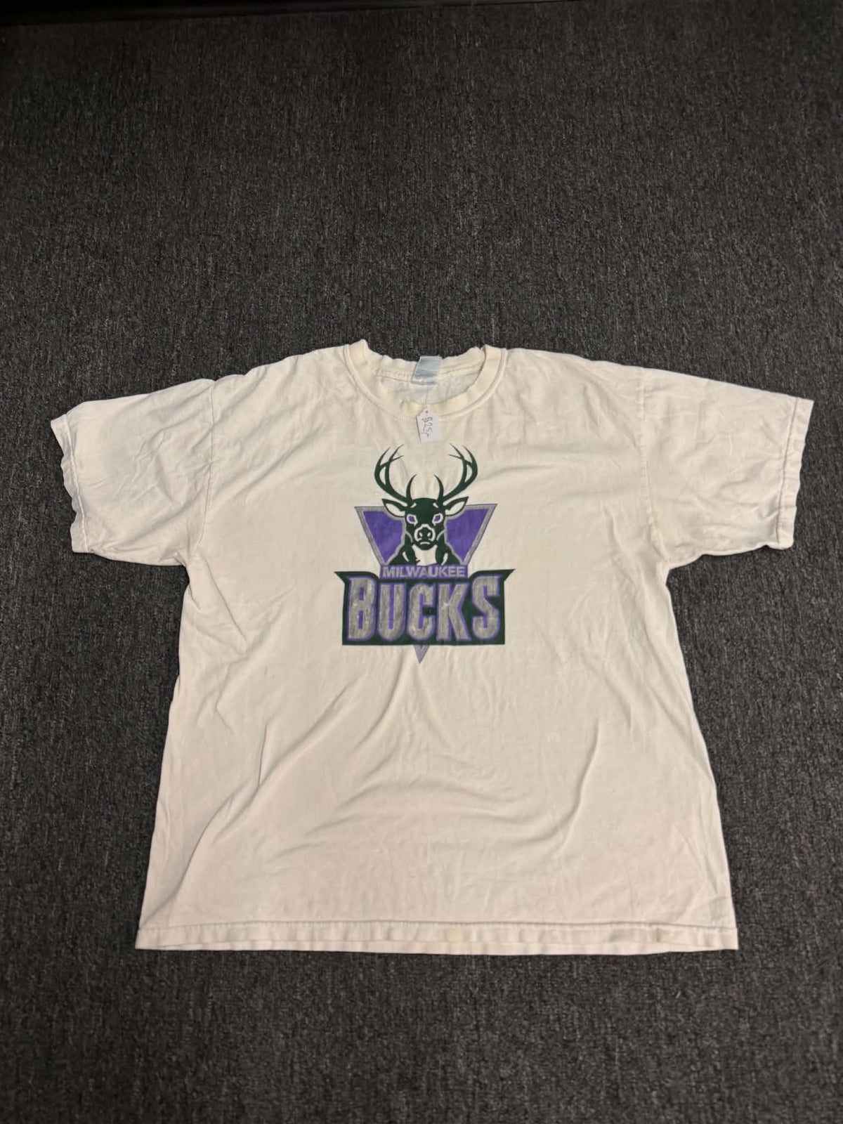 Milwaukee Bucks NBA Tee (XL)
