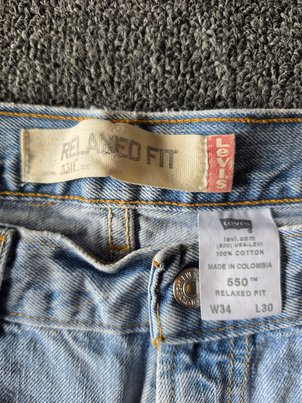 Levis 2004 Relaxed Fit Denim Jeans (34/30)