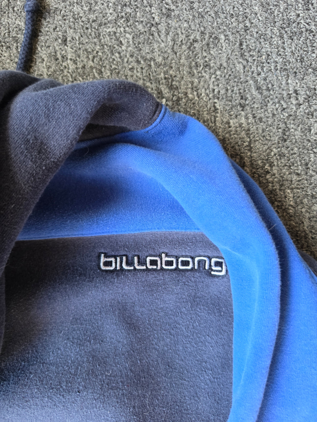 Billabong Embroidered Surf Hoody (XL)