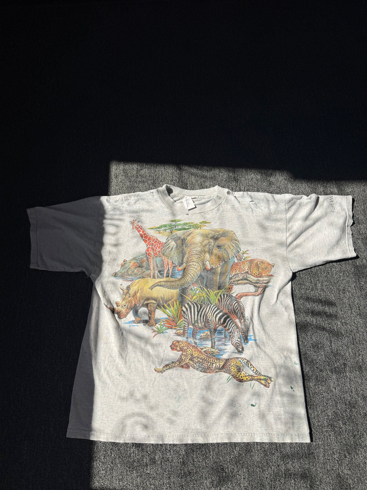 Grey Distressed Thrashed Nature Animals Shirt (L)